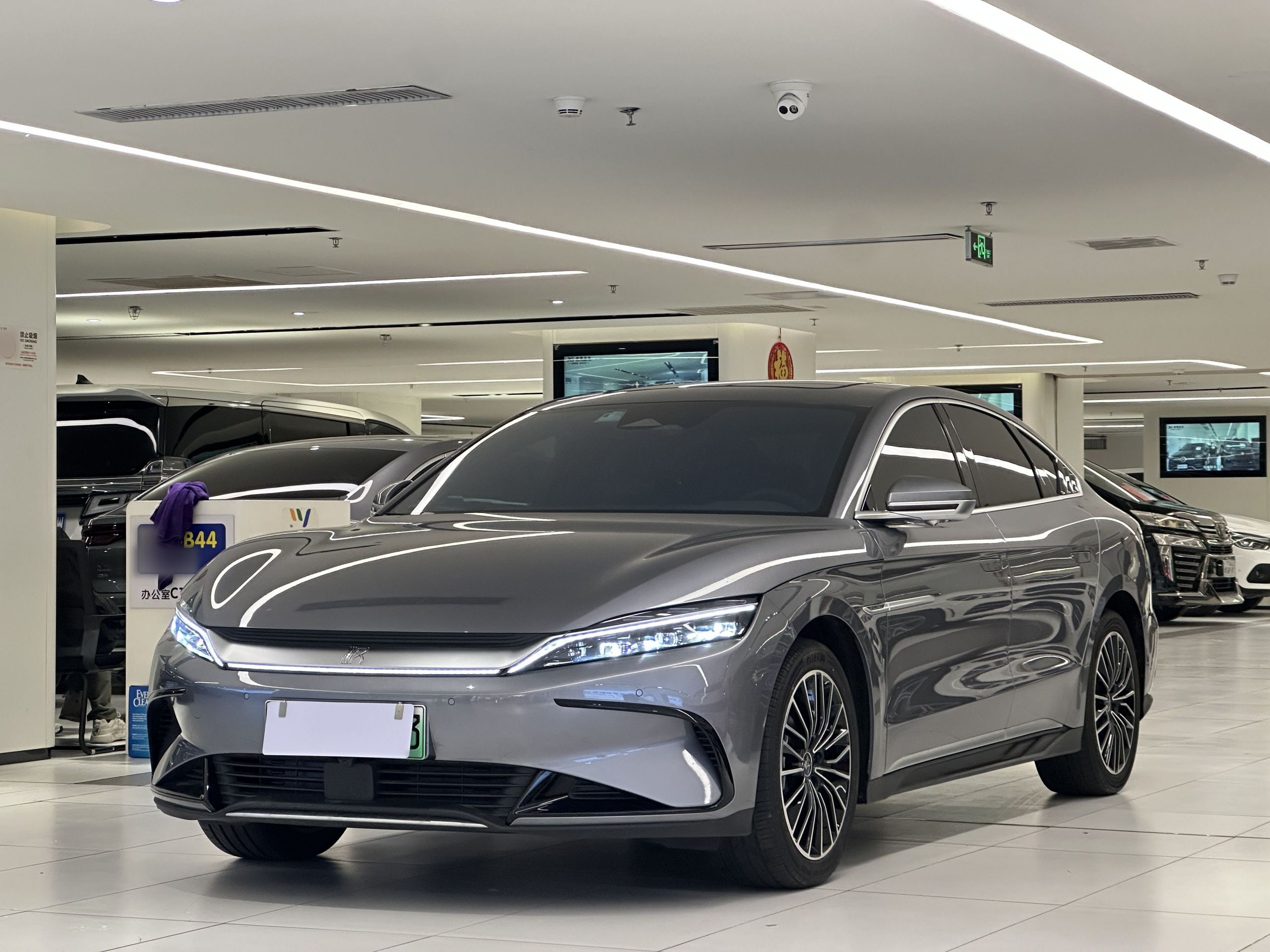 BYD Han 2024 car image 