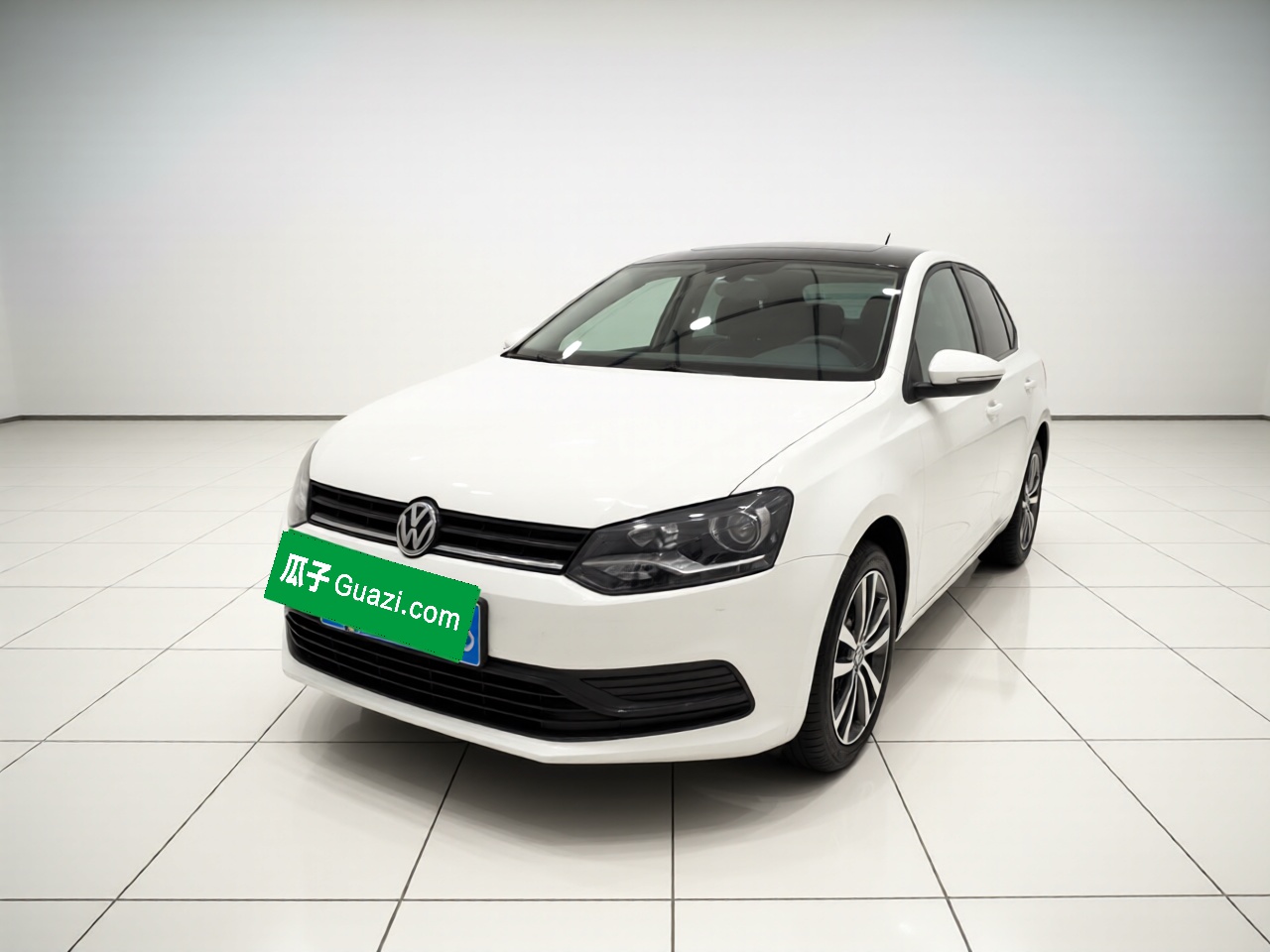 Volkswagen Polo 2015 Volkswagen Polo 2015 car image