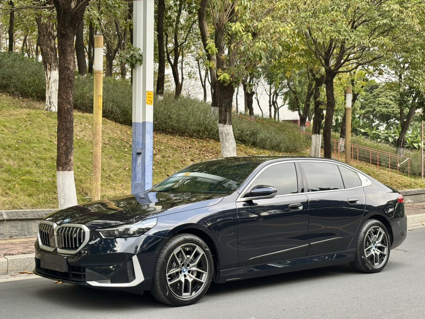 BMW i5 2024 BMW i5 2024 car image