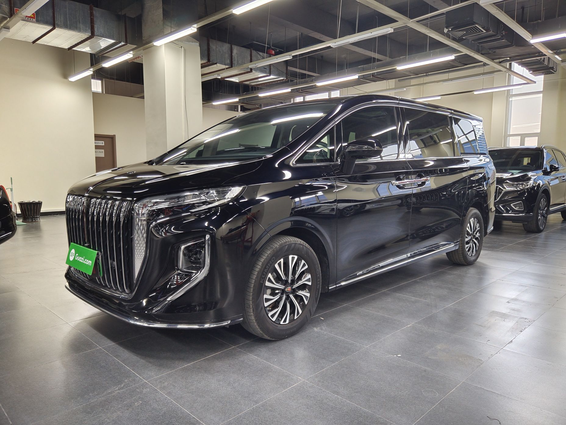 HongQi HQ9 PHEV 2024 HongQi HQ9 PHEV 2024 صورة سيارة
