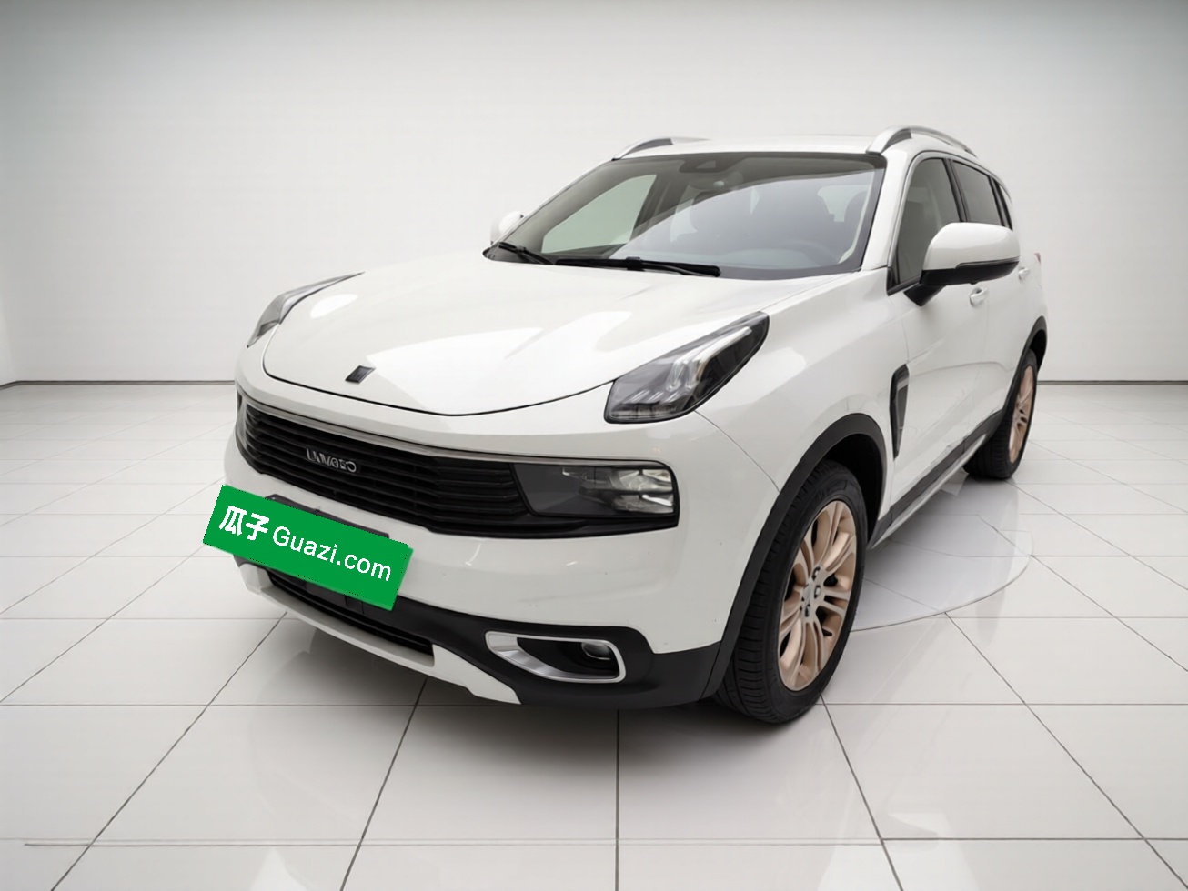 Lynk & Co 01 2019 Lynk & Co 01 2019 car image
