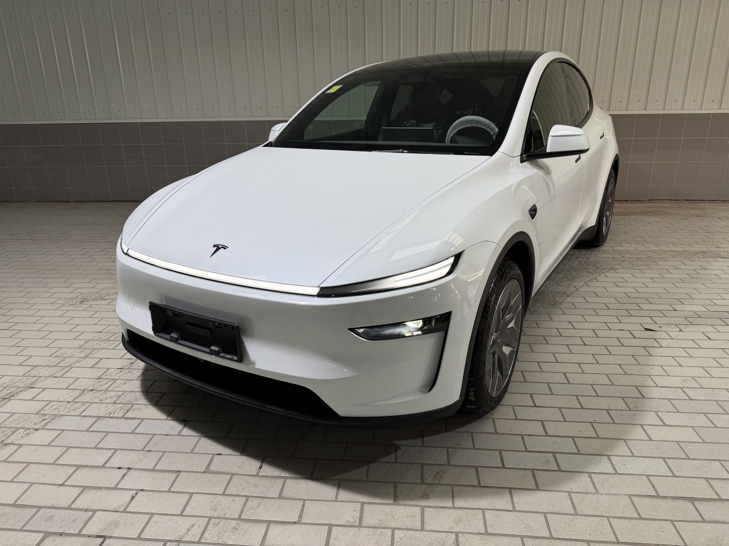 Tesla Model Y L 2025 汽车图片 