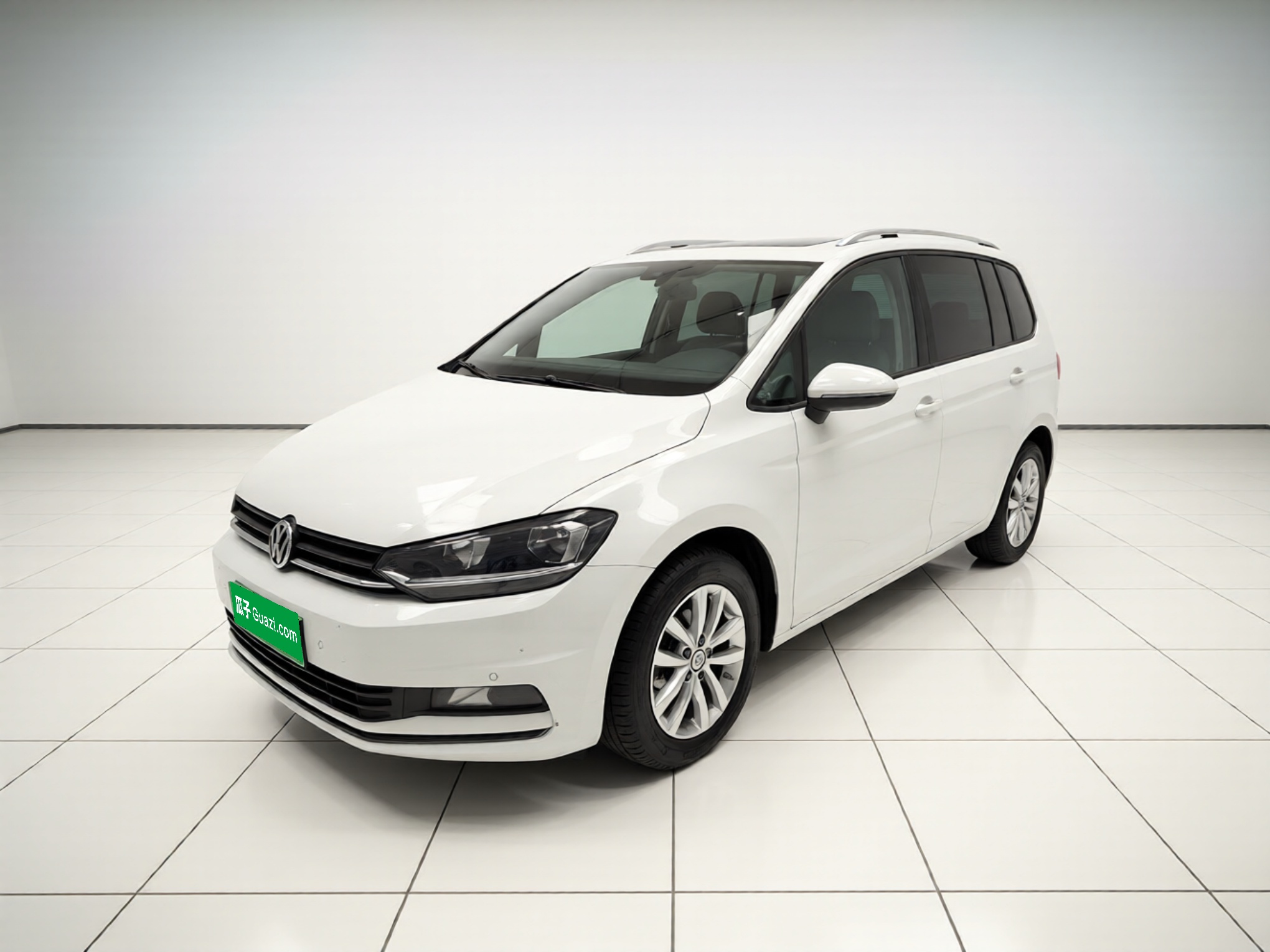Volkswagen Touran 2018 car image 