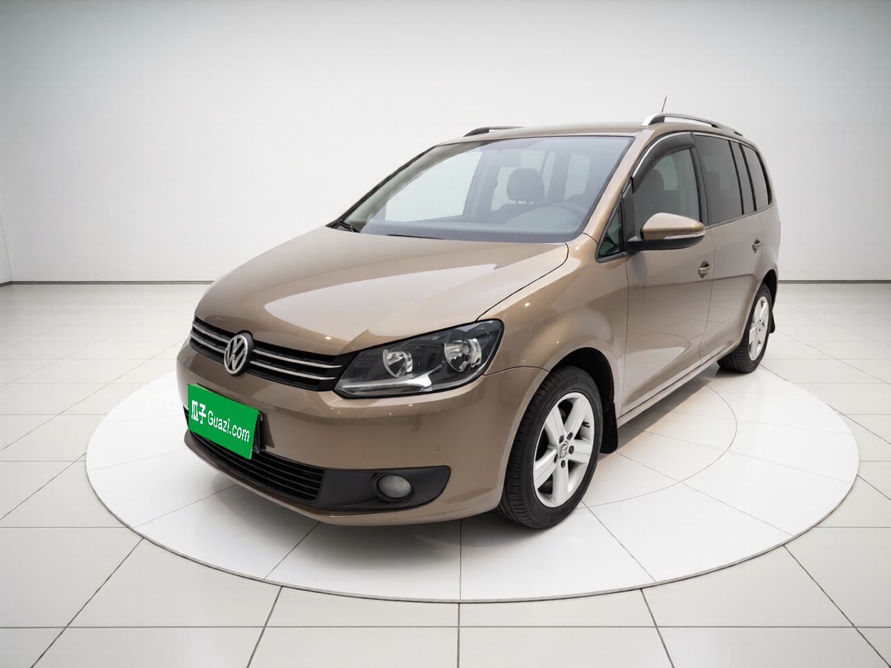 Volkswagen Touran 2015 car image 