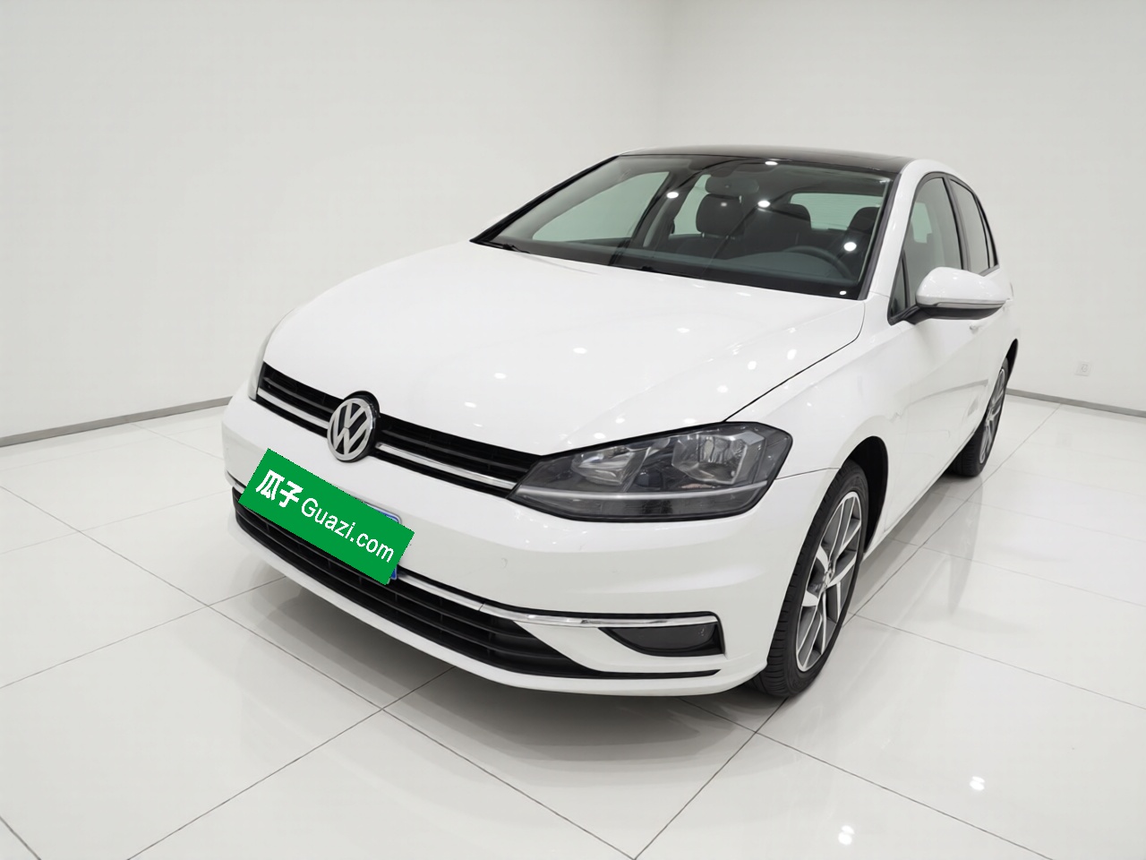 Volkswagen Golf 2018 car image 