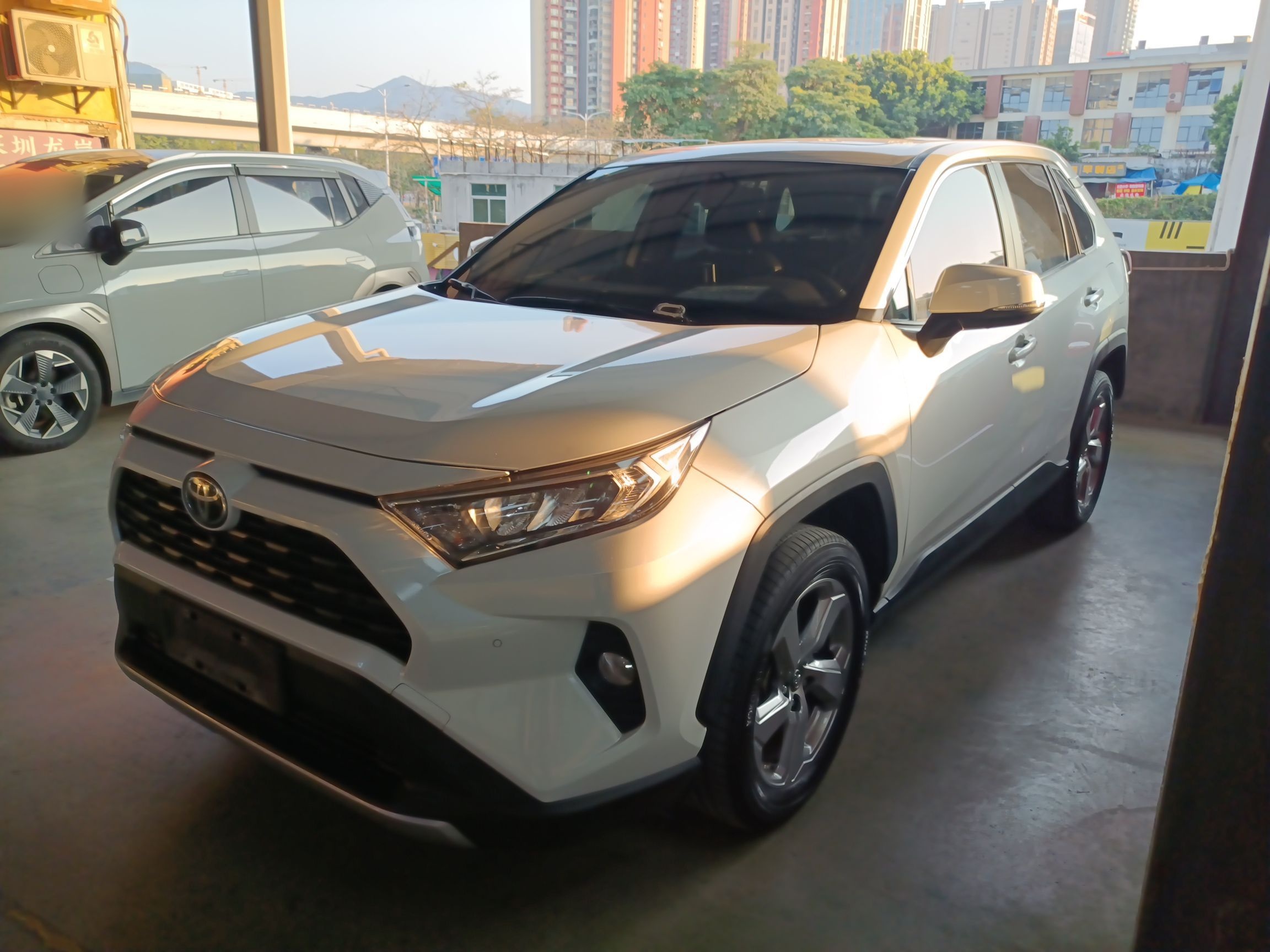 Toyota RAV4 2022 car image 