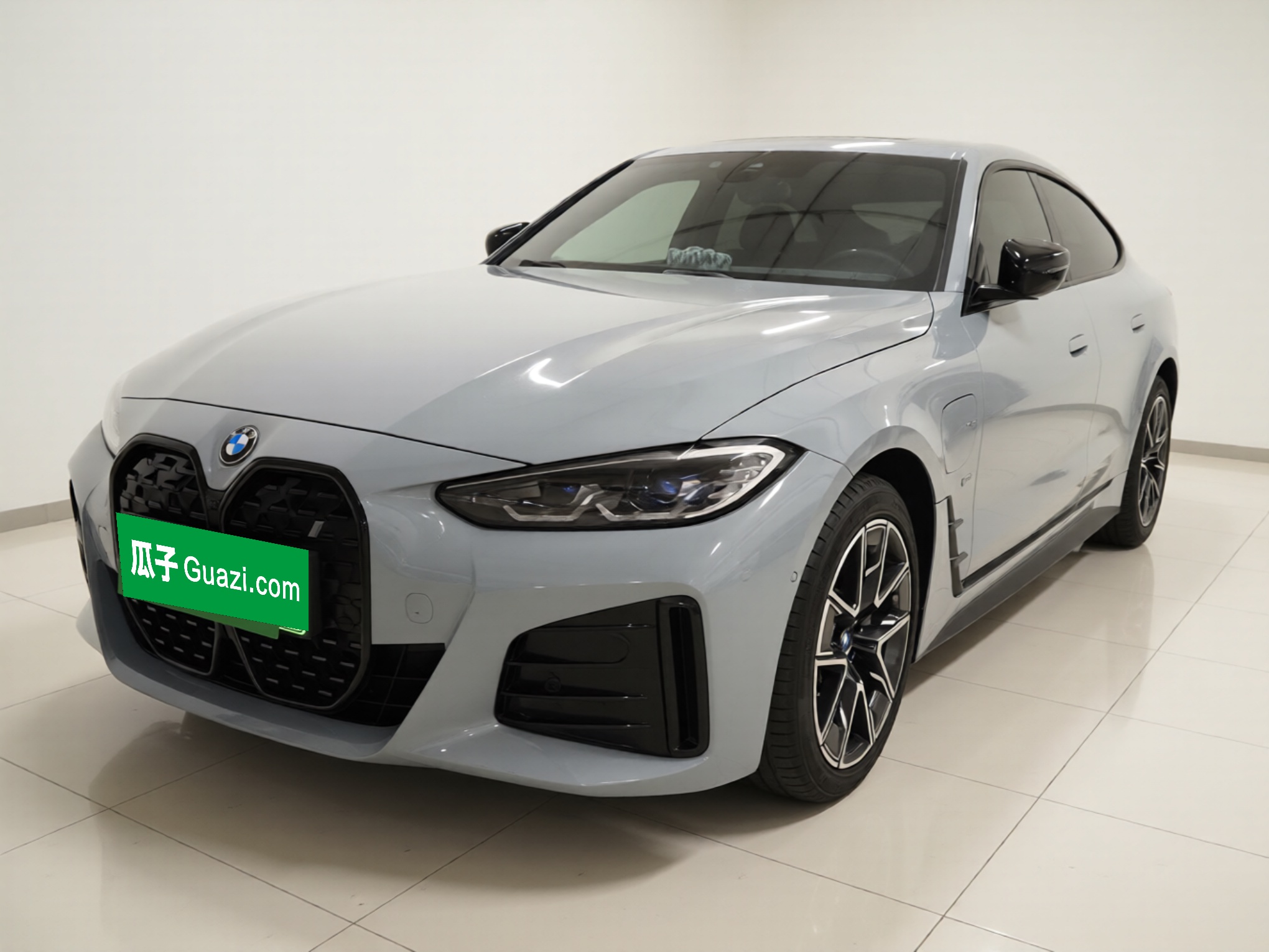 BMW i4 2023 car image 