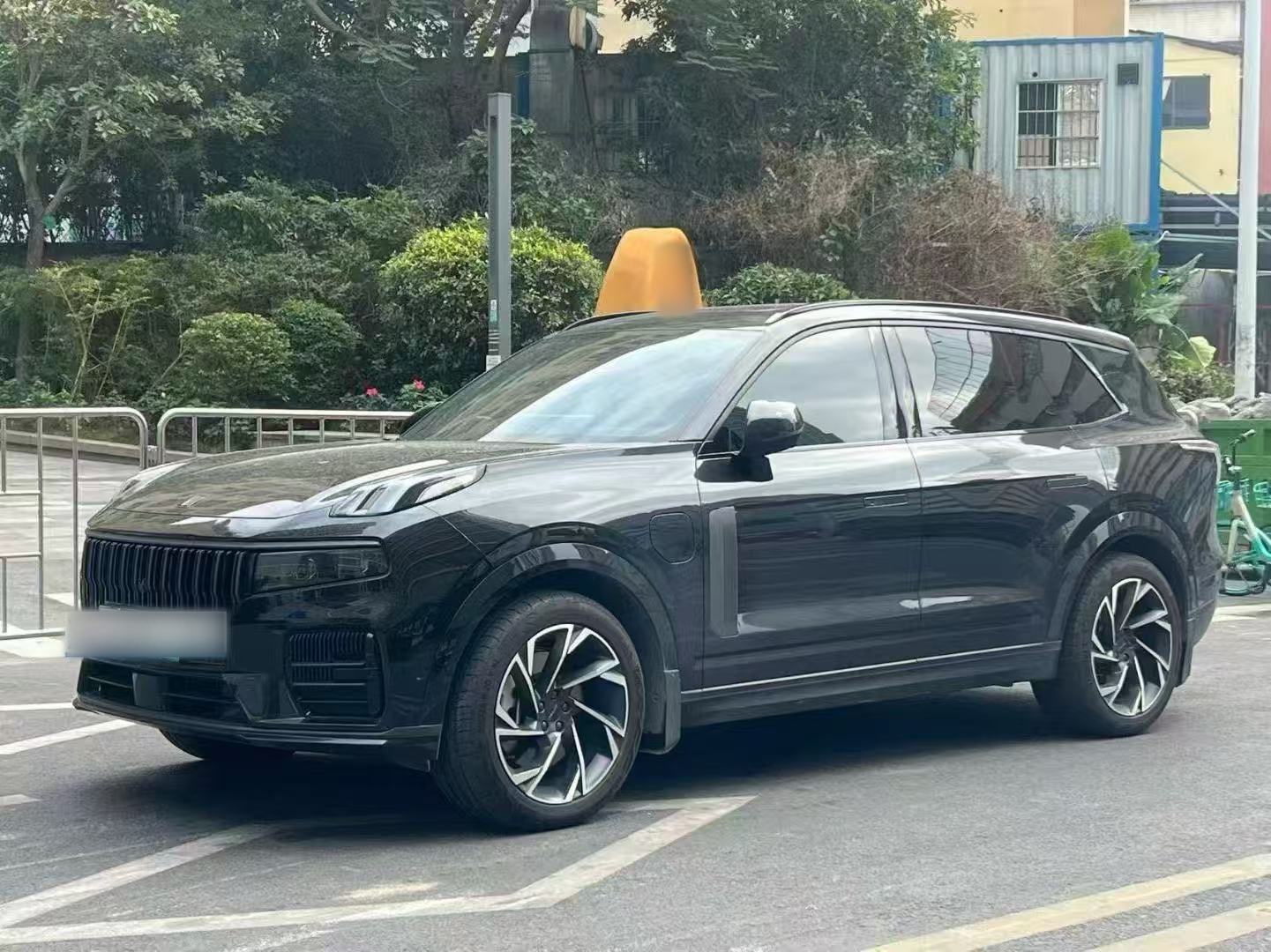 Lynk & Co 09 EM-P 2023 Lynk & Co 09 EM-P 2023 immagine di auto