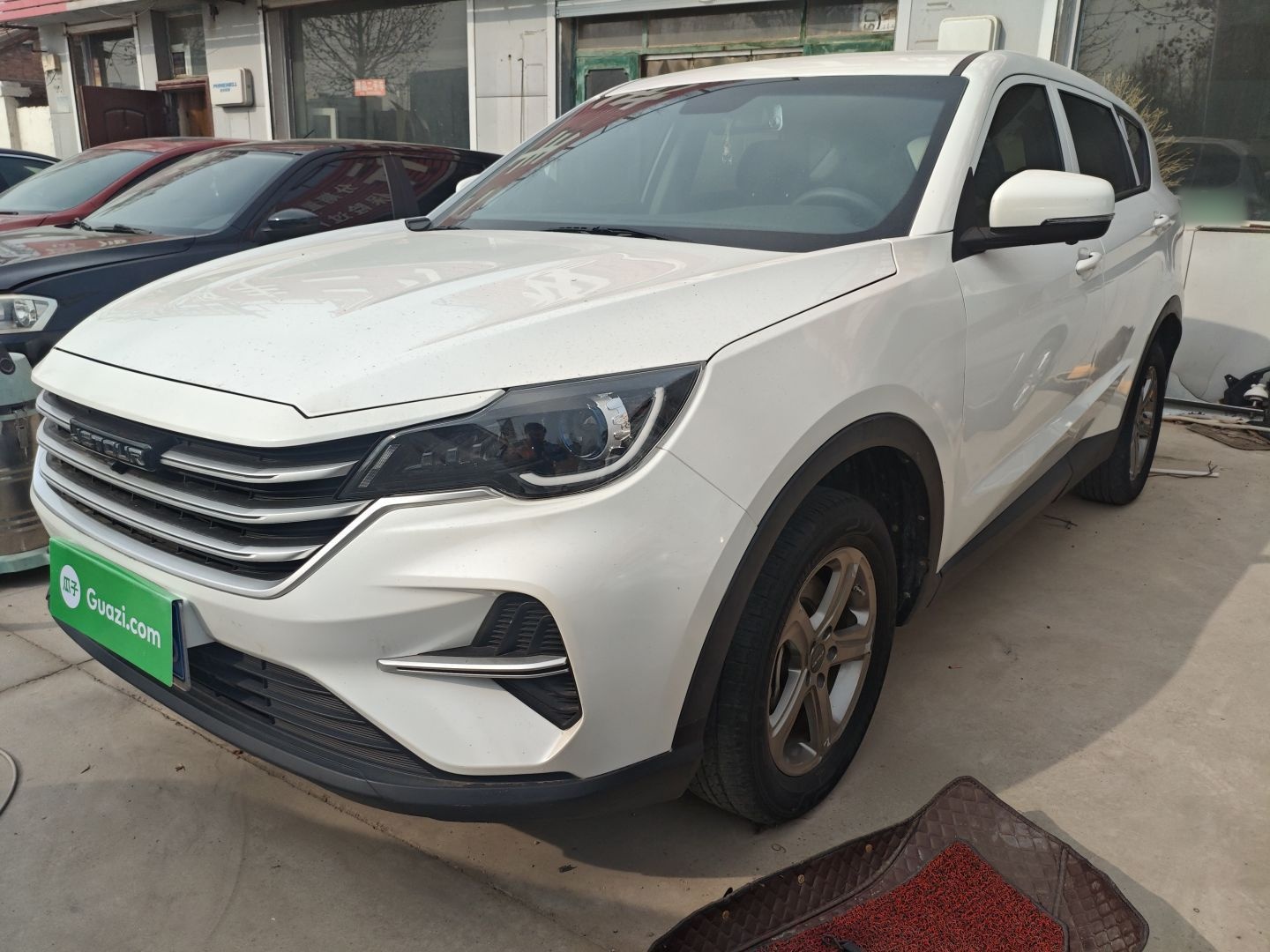 X70M 2020 car image 
