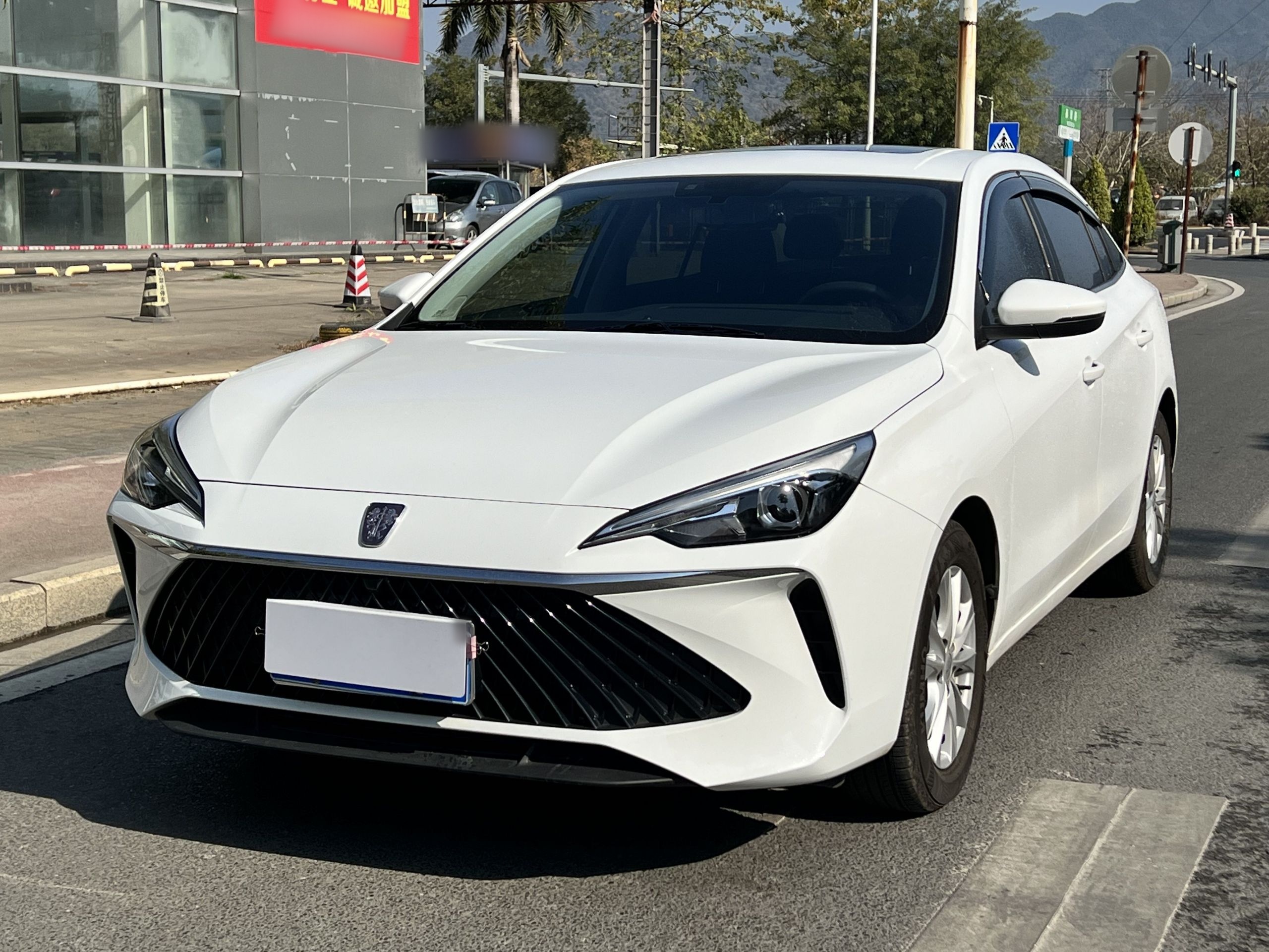 Roewe i5 2023 изображение автомобиля 