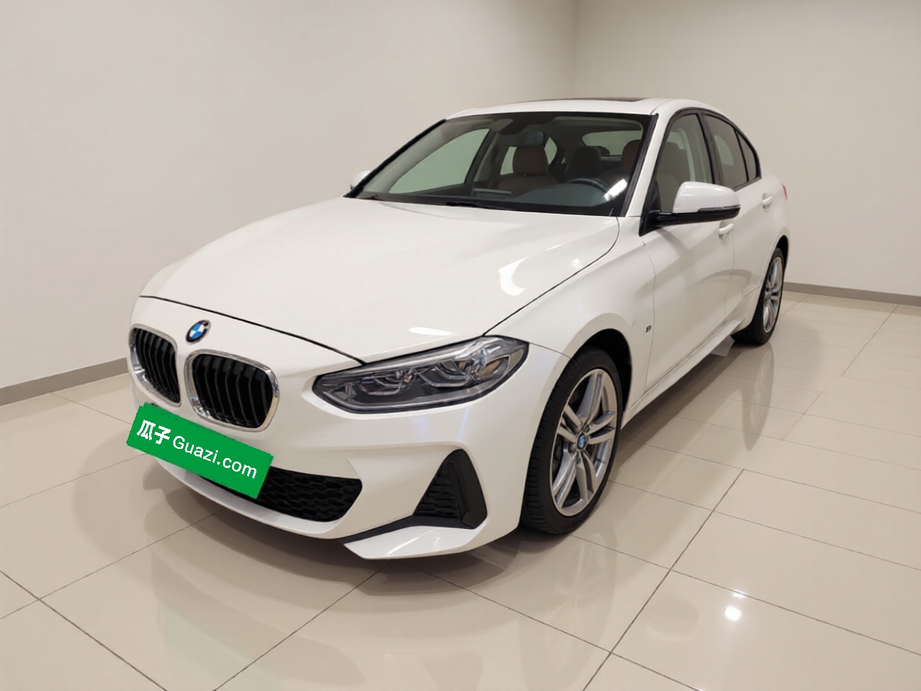 BMW 1 Series 2019 car image 