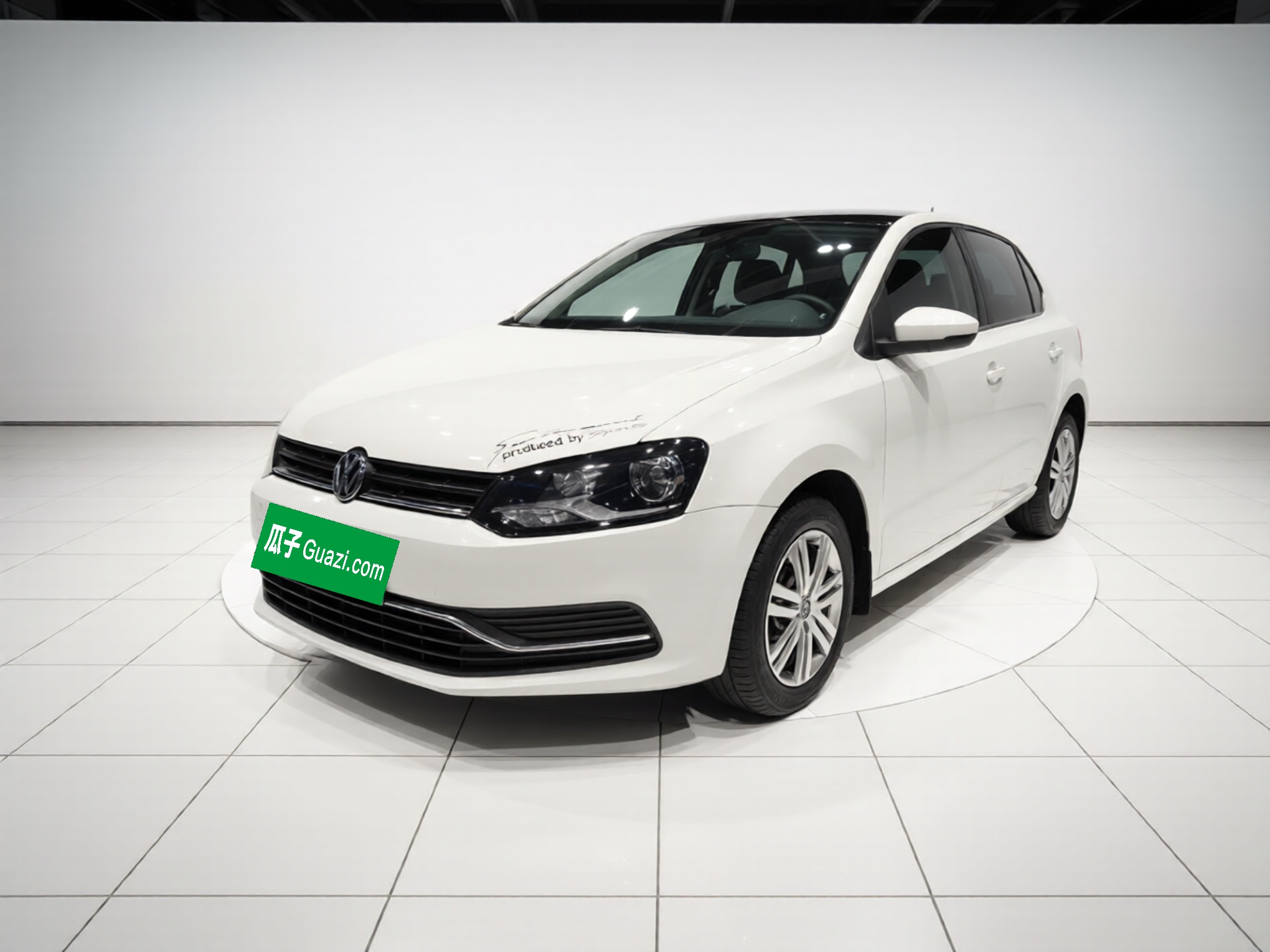 Volkswagen Polo 2015 Volkswagen Polo 2015 car image
