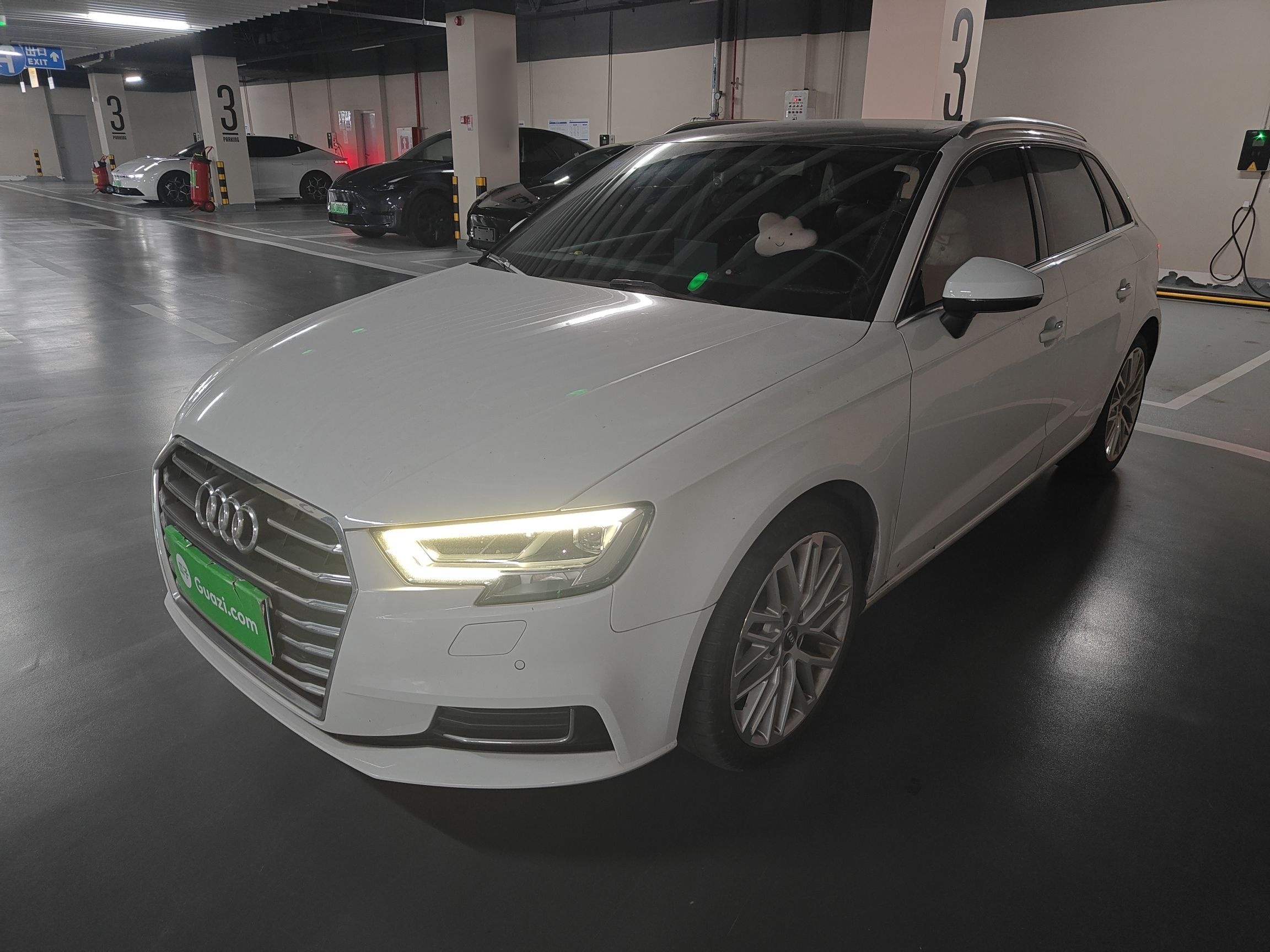 Audi A3 2019 car image 