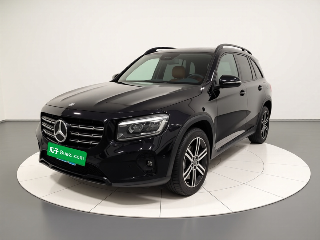 Mercedes-Benz GLB Class 2025 car image 