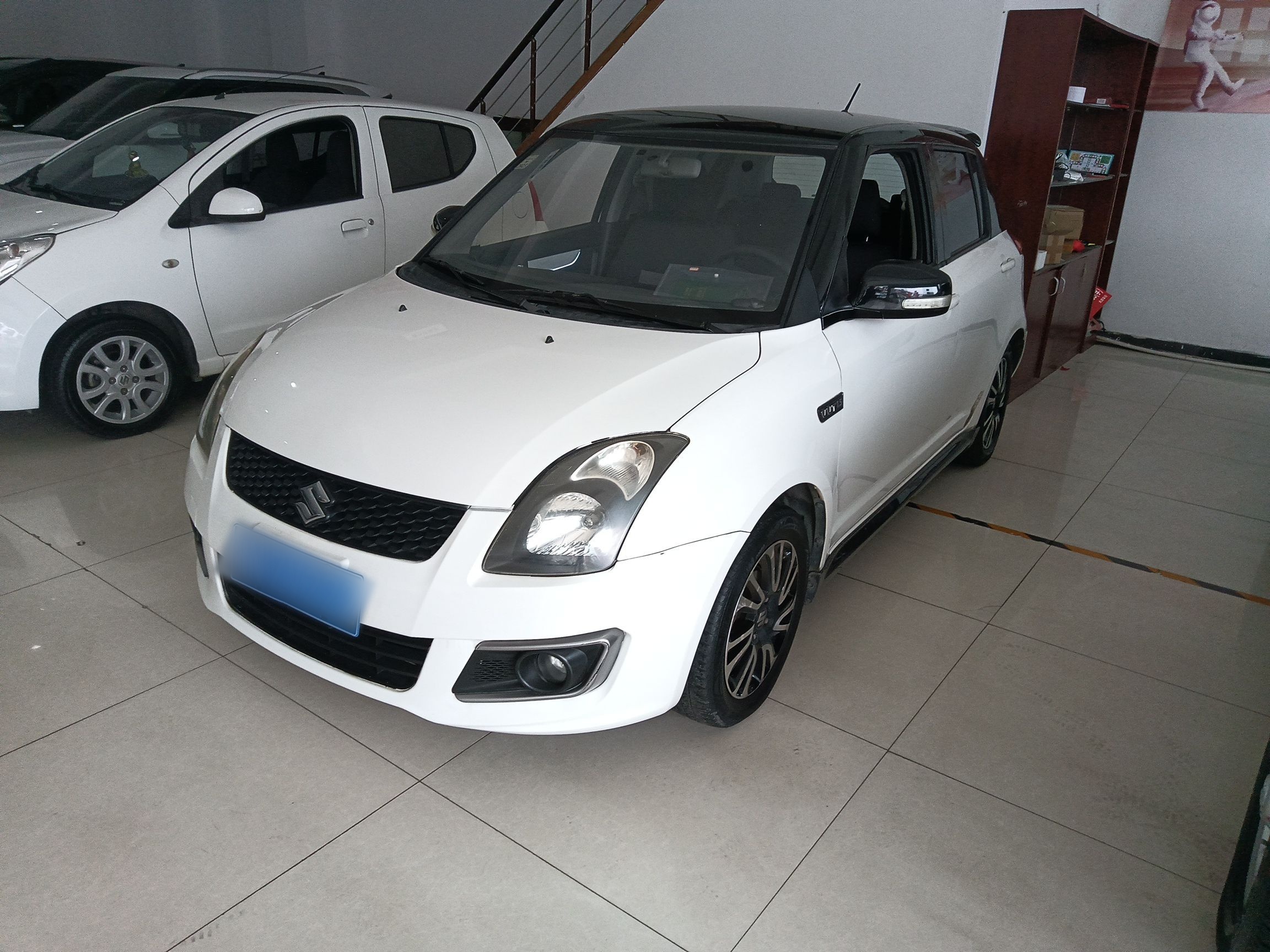 Suzuki Swift 2015 car image 