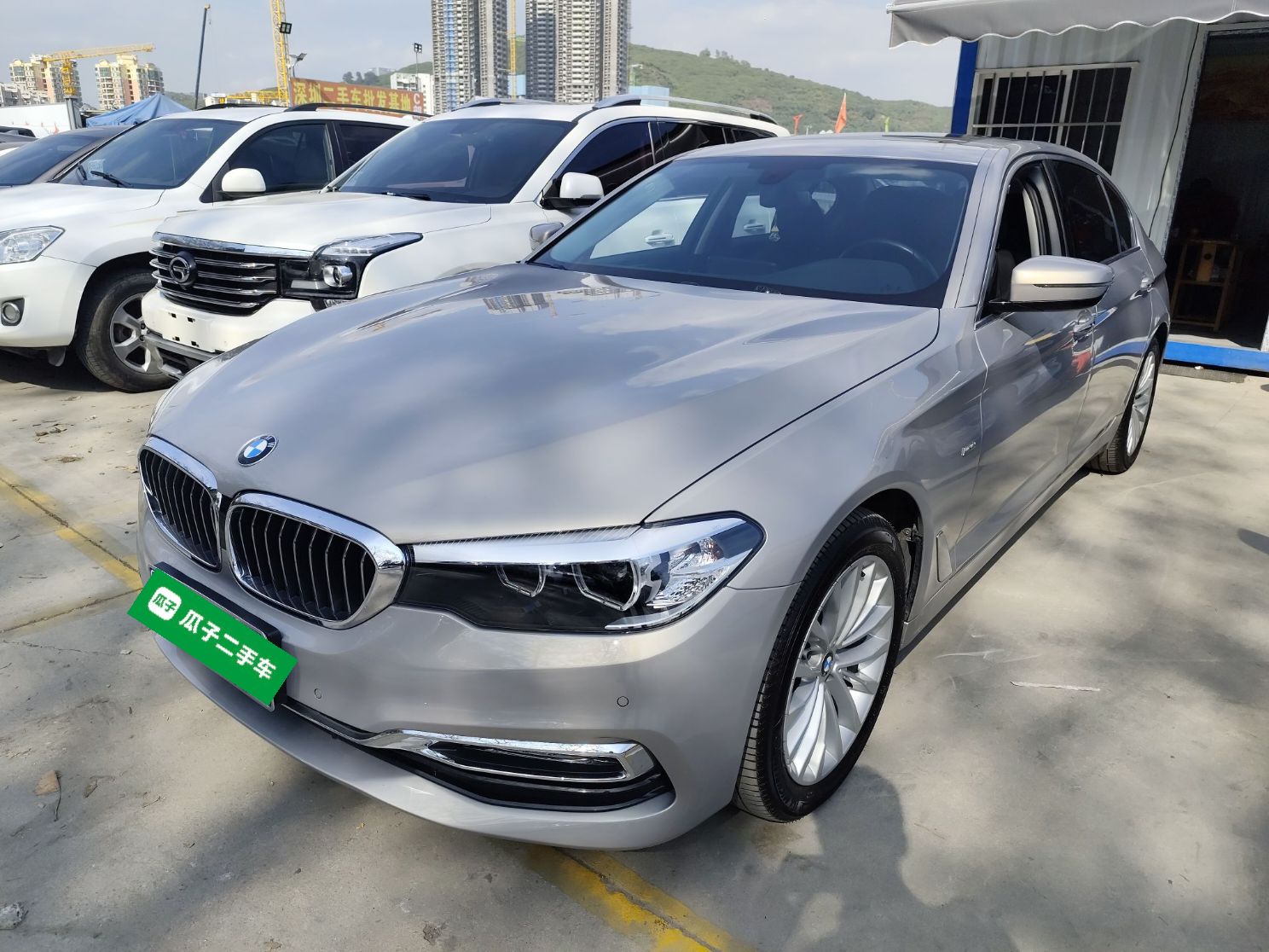 BMW 5 Series 2018 BMW 5 Series 2018 car image