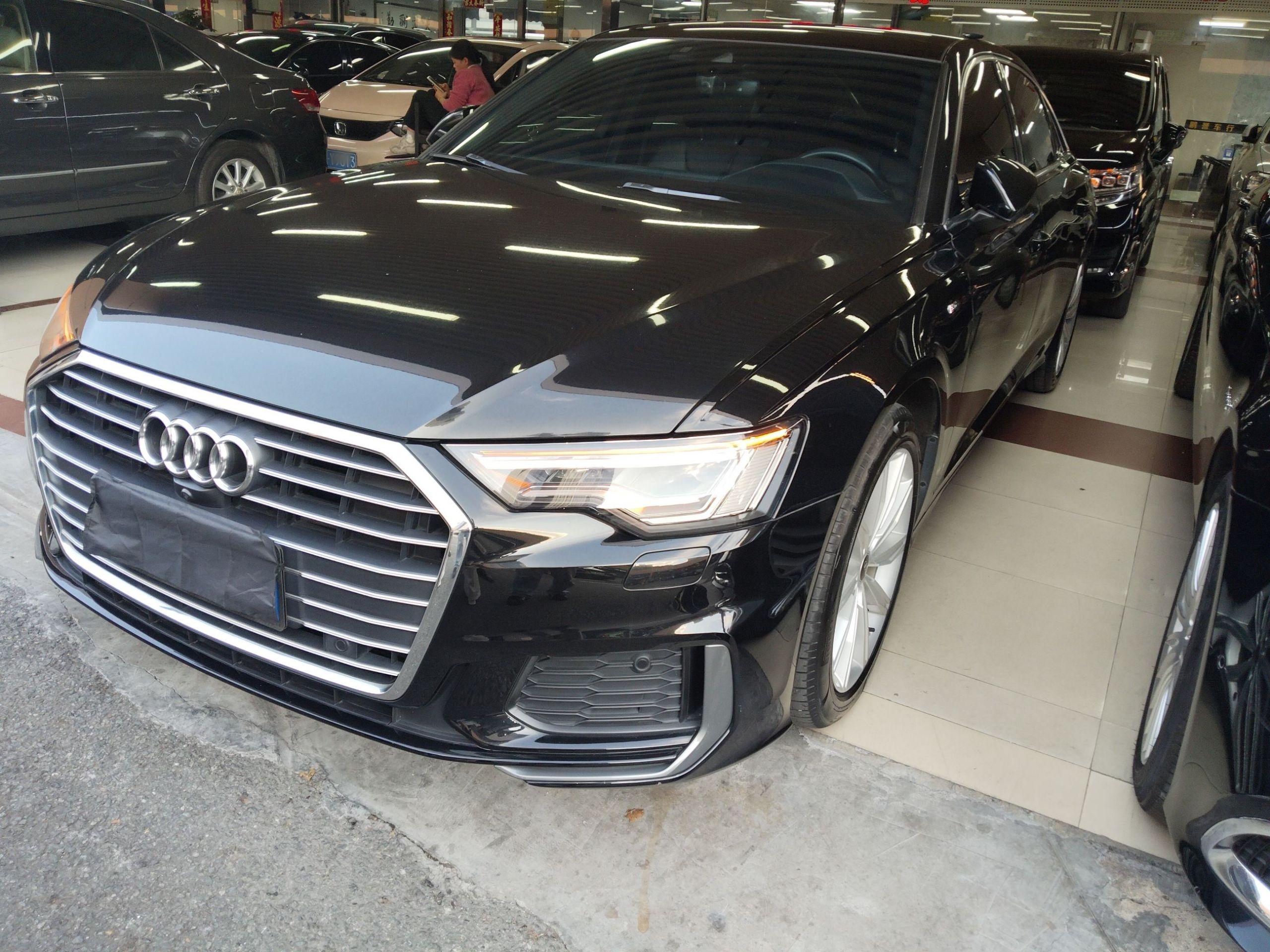 Audi A6L 2022 car image 