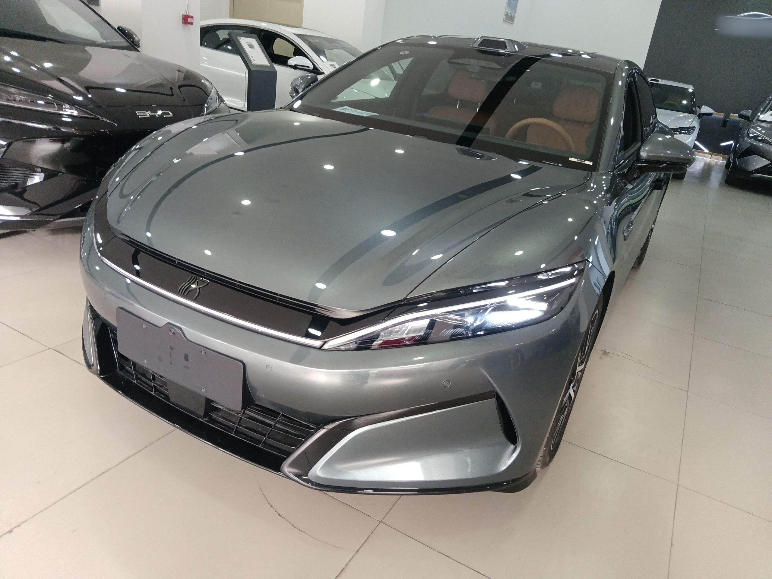 BYD HanL 2025 car image 