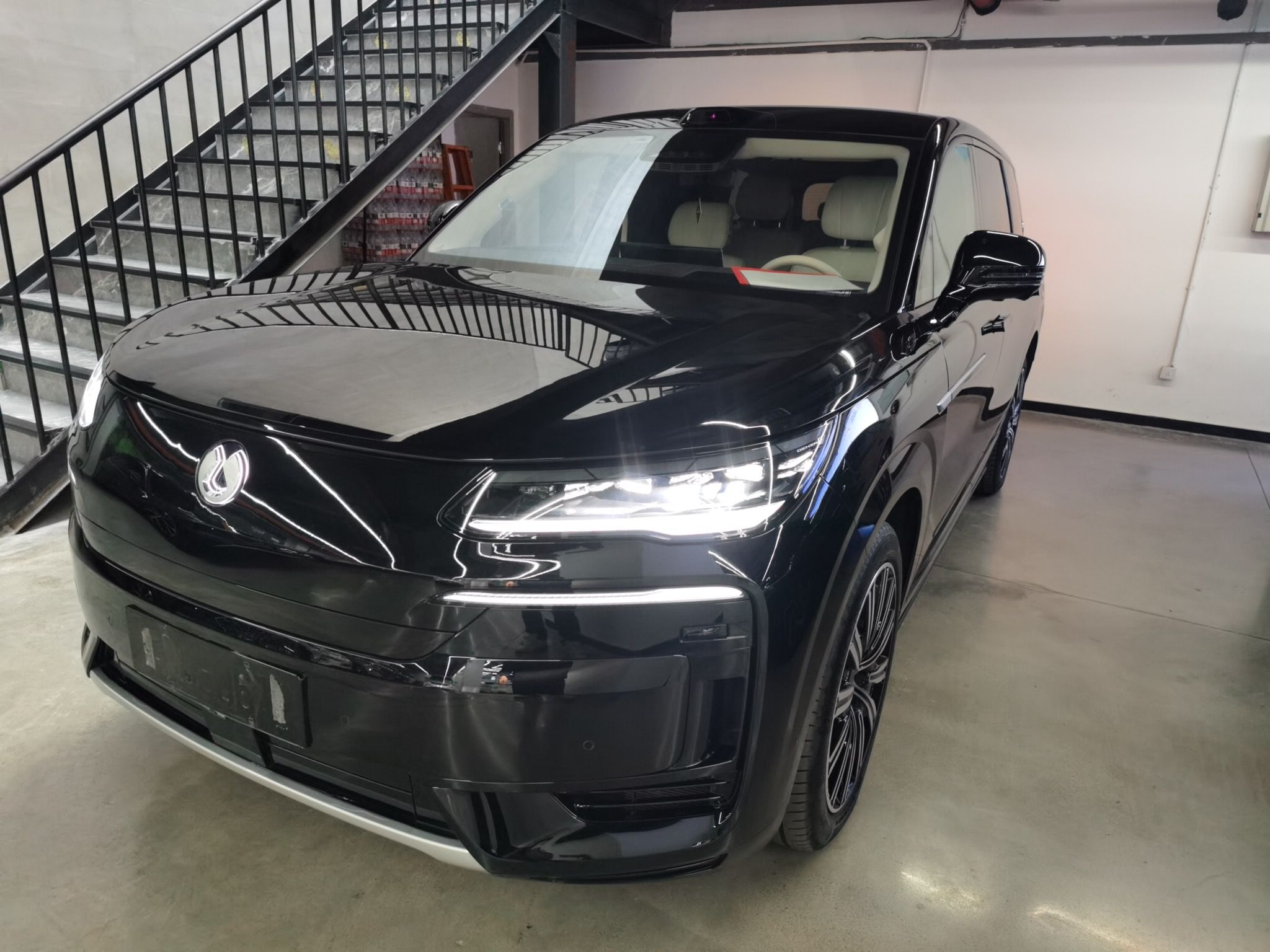 Denza N9 2025 car image 