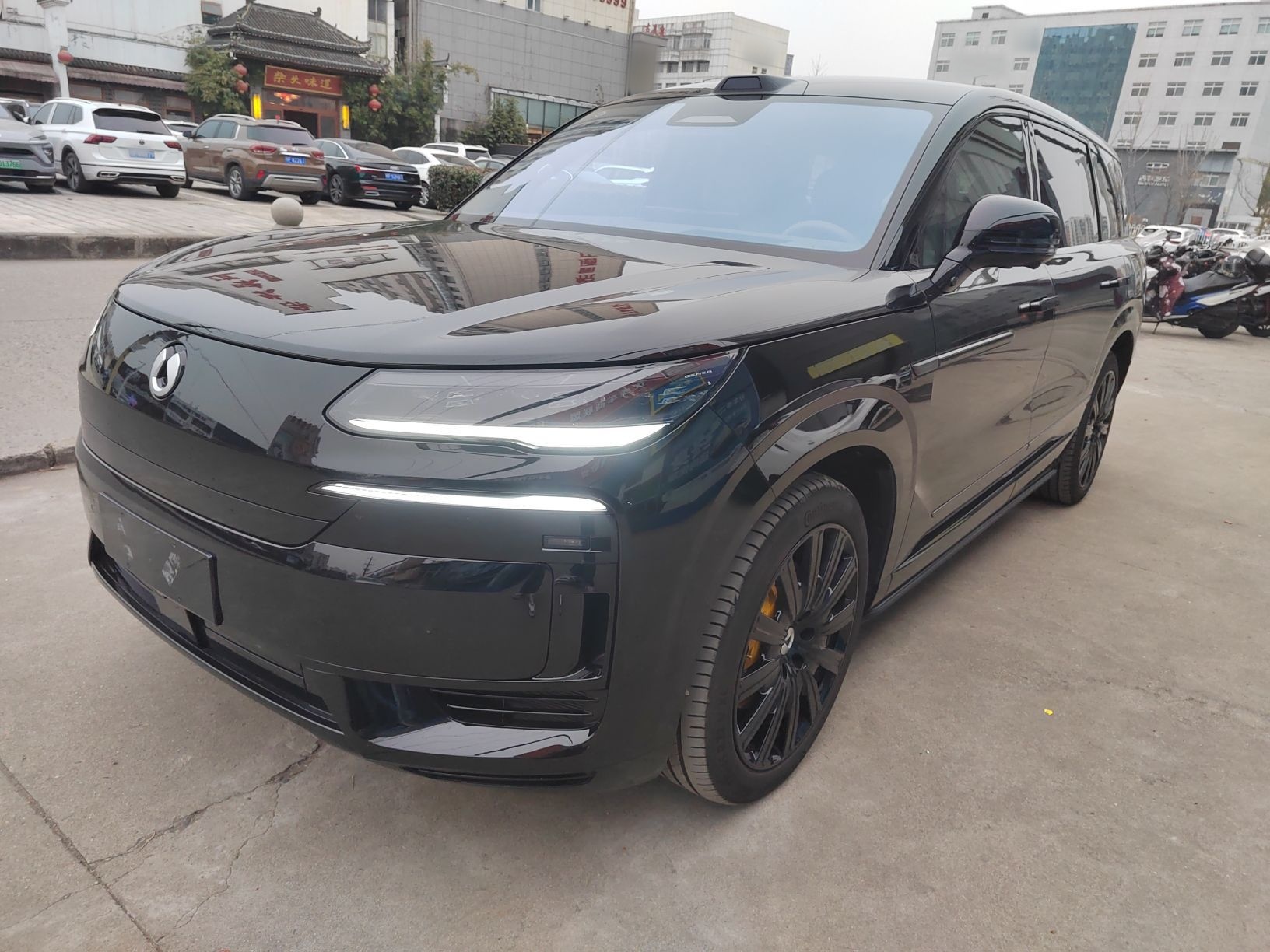 Denza N9 2025 car image 