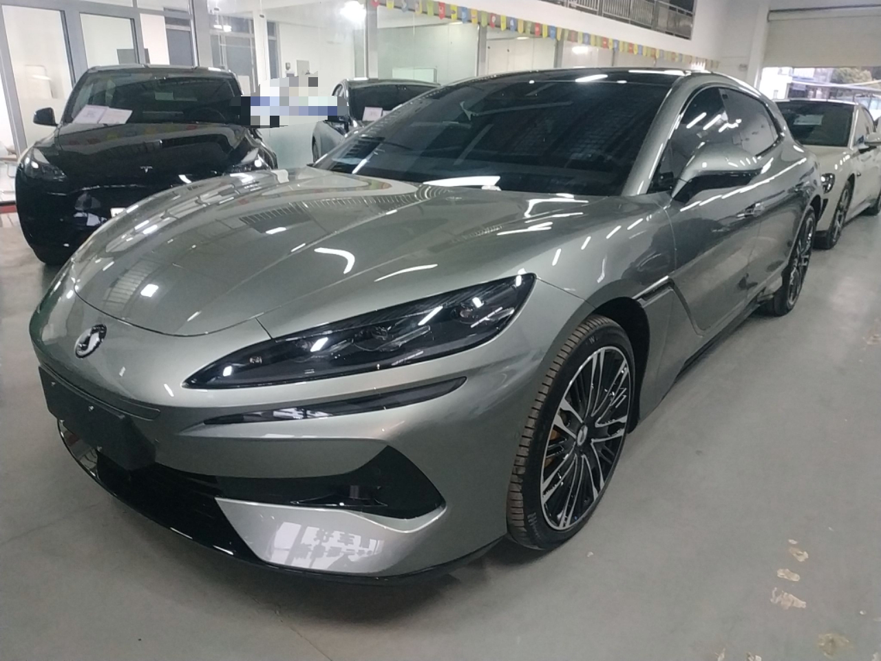 Denza Z9GT 2024 Denza Z9GT 2024 car image