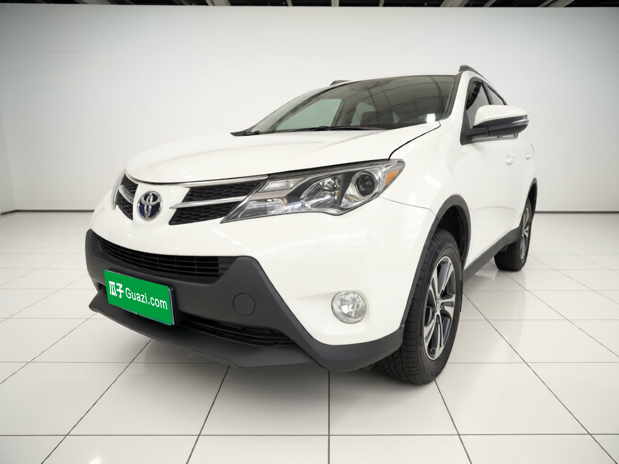 Toyota RAV4 2015 Toyota RAV4 2015 car image
