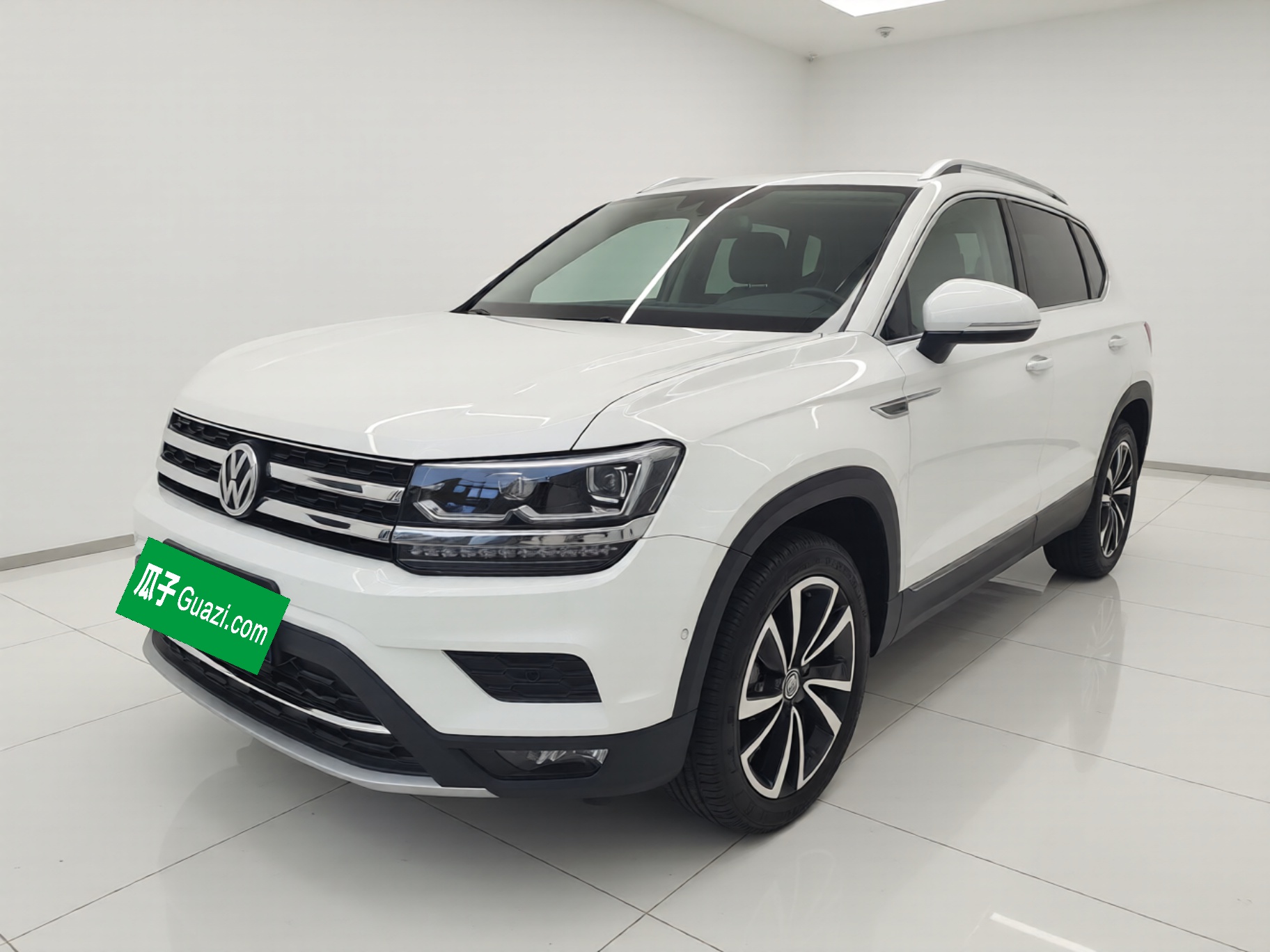 Volkswagen Tharu 2019 immagine di auto 