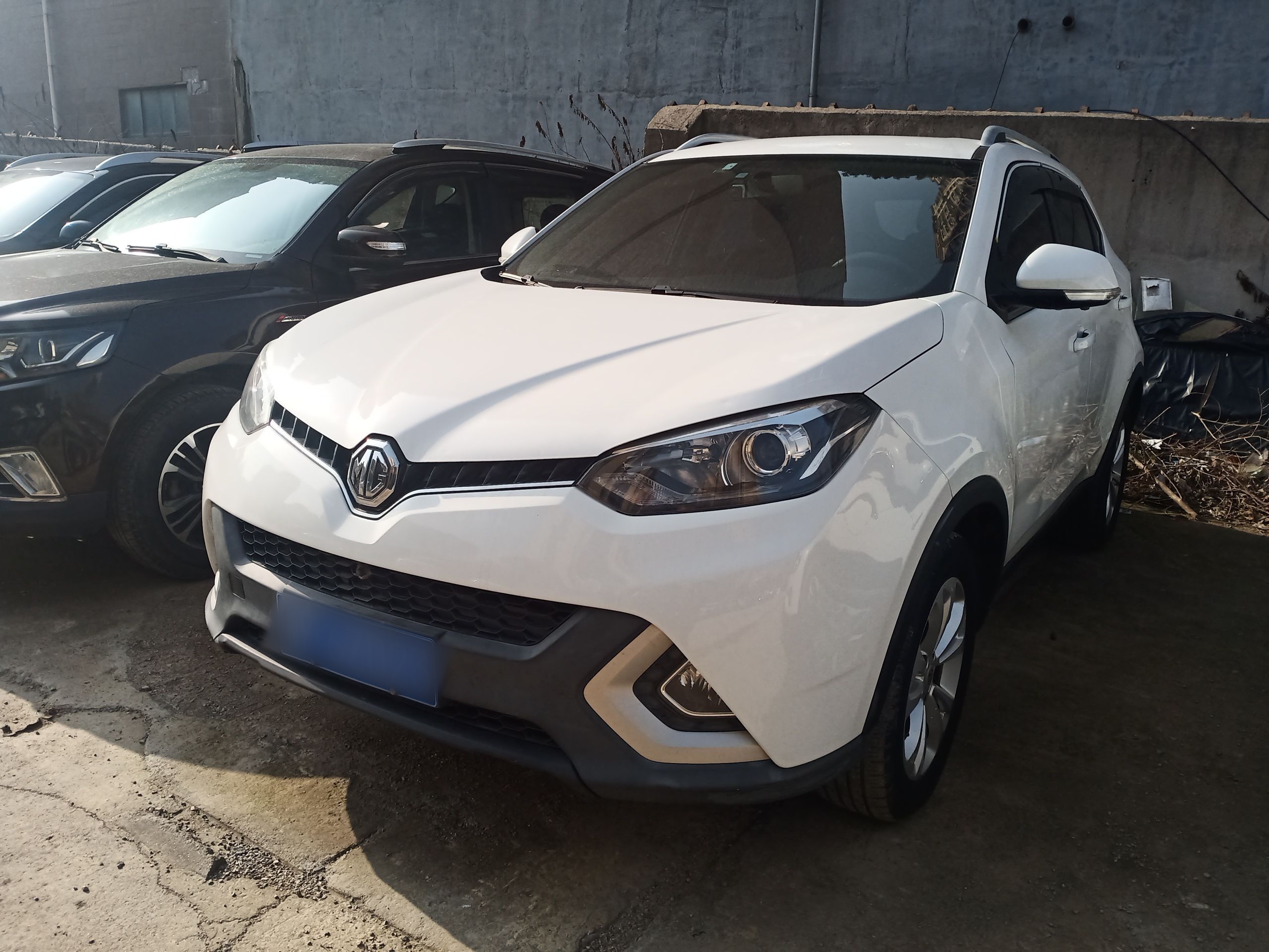 MG GS 2015 MG GS 2015 car image