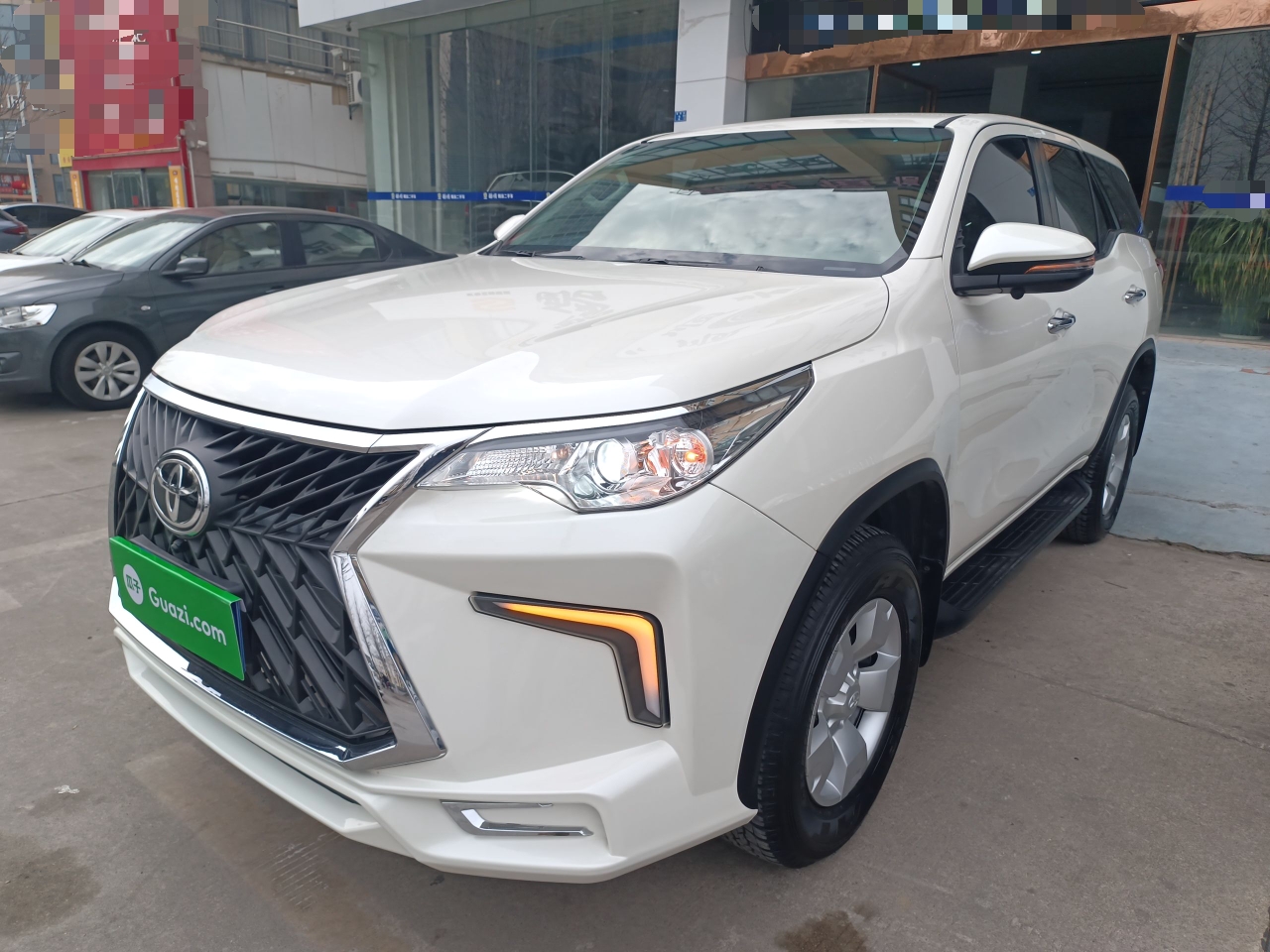 Toyota Fortuner 2020 汽车图片 
