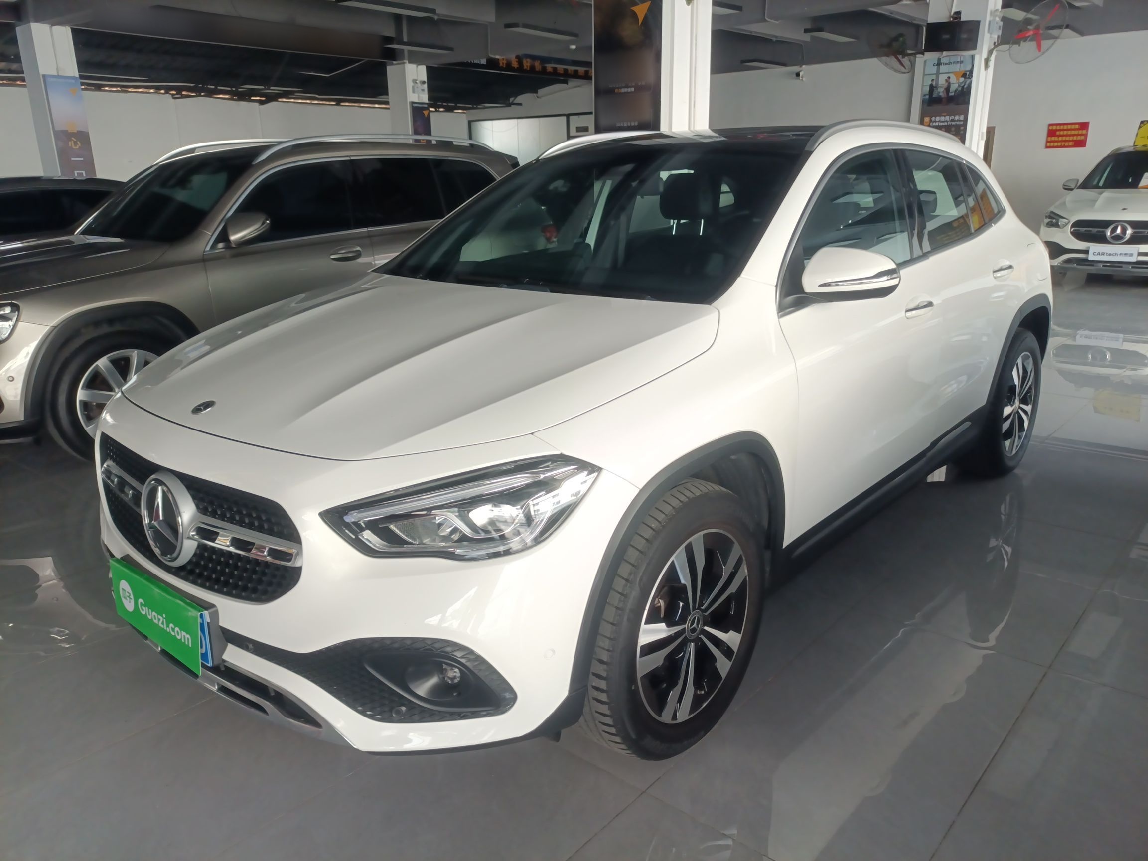 Mercedes-Benz GLA Class 2023 汽车图片 