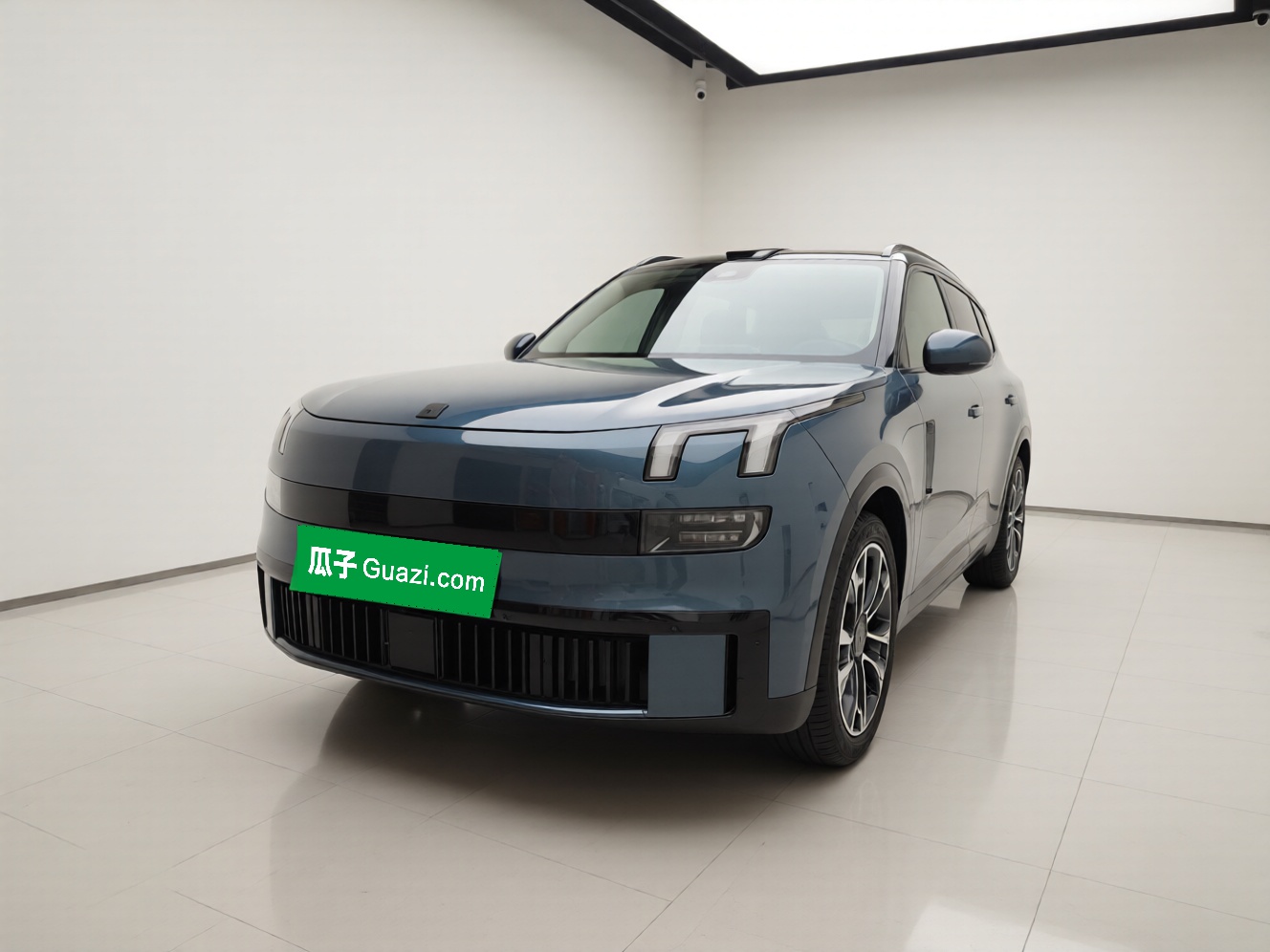 Lynk & Co 900 2025 Lynk & Co 900 2025 car image