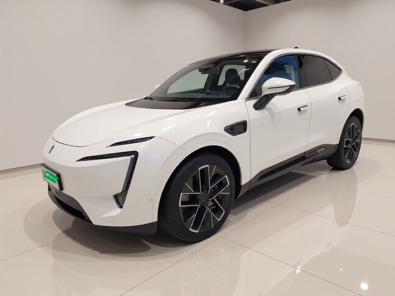 Avatr 11 2023 car image 