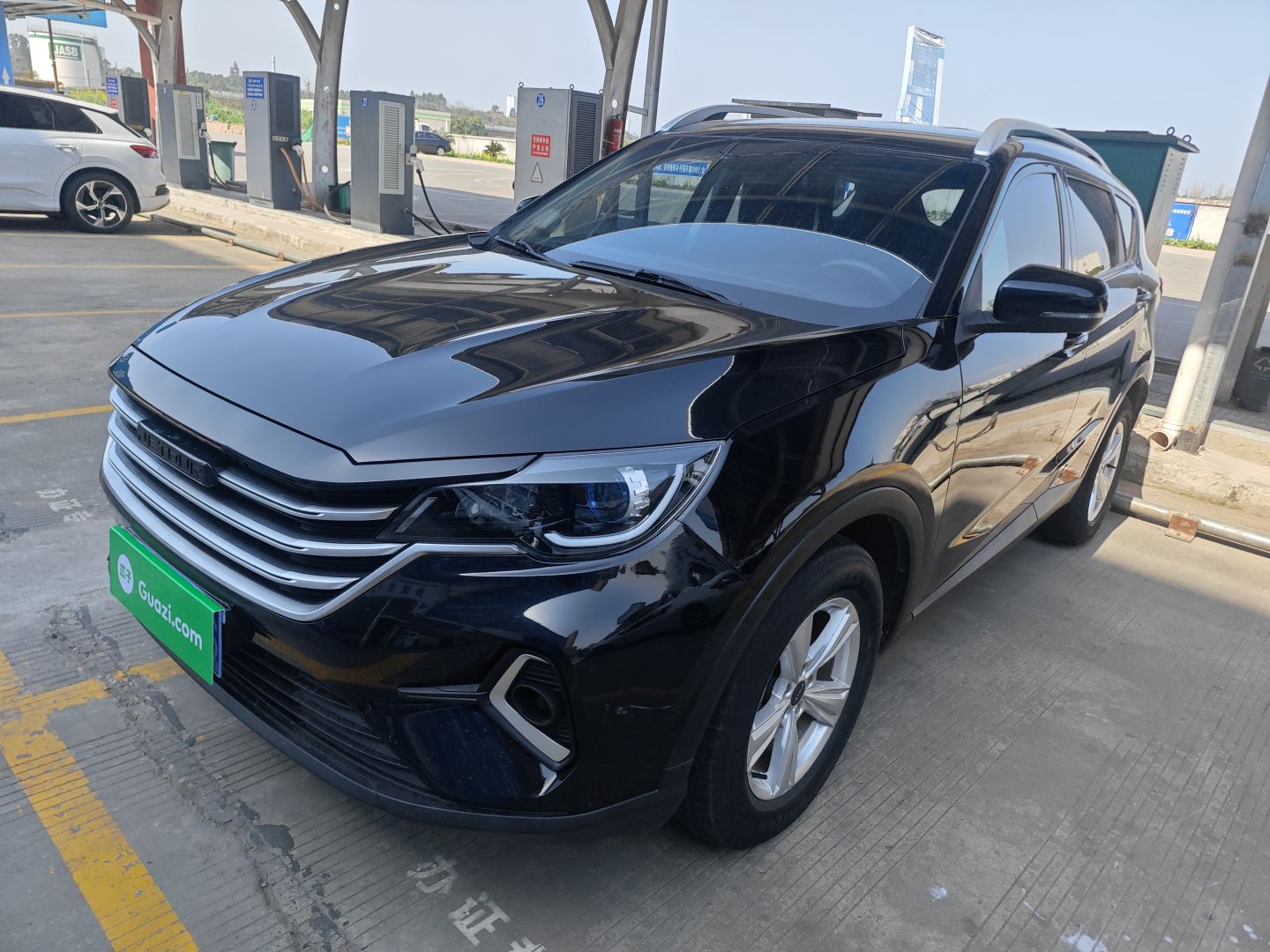 X70M 2021 car image 