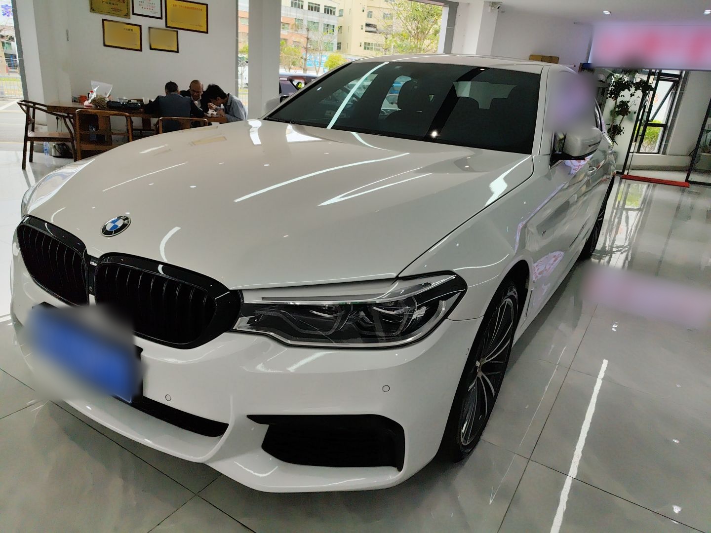 BMW 5 Series 2020 car image 