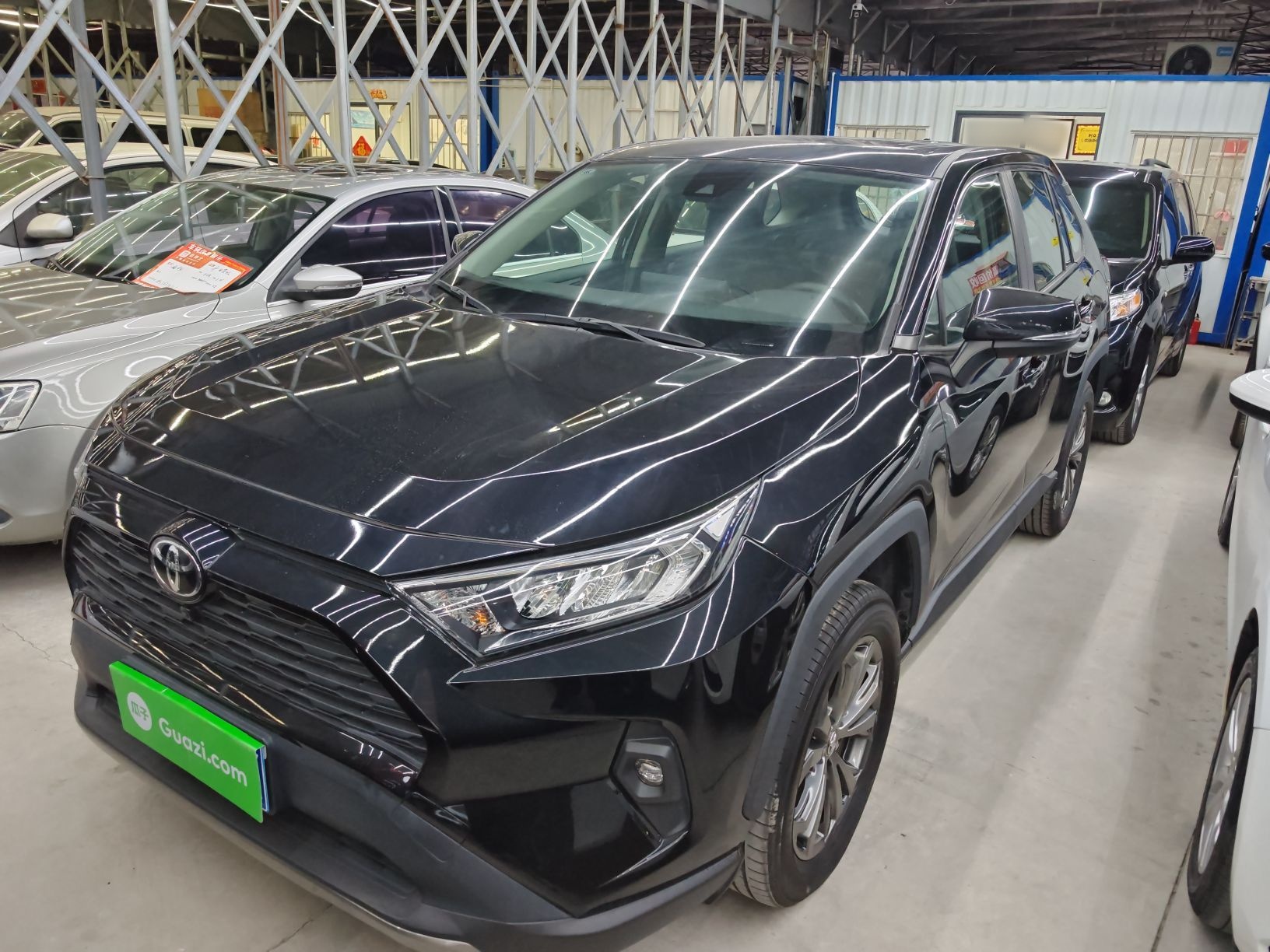 Toyota RAV4 2023 Toyota RAV4 2023 car image