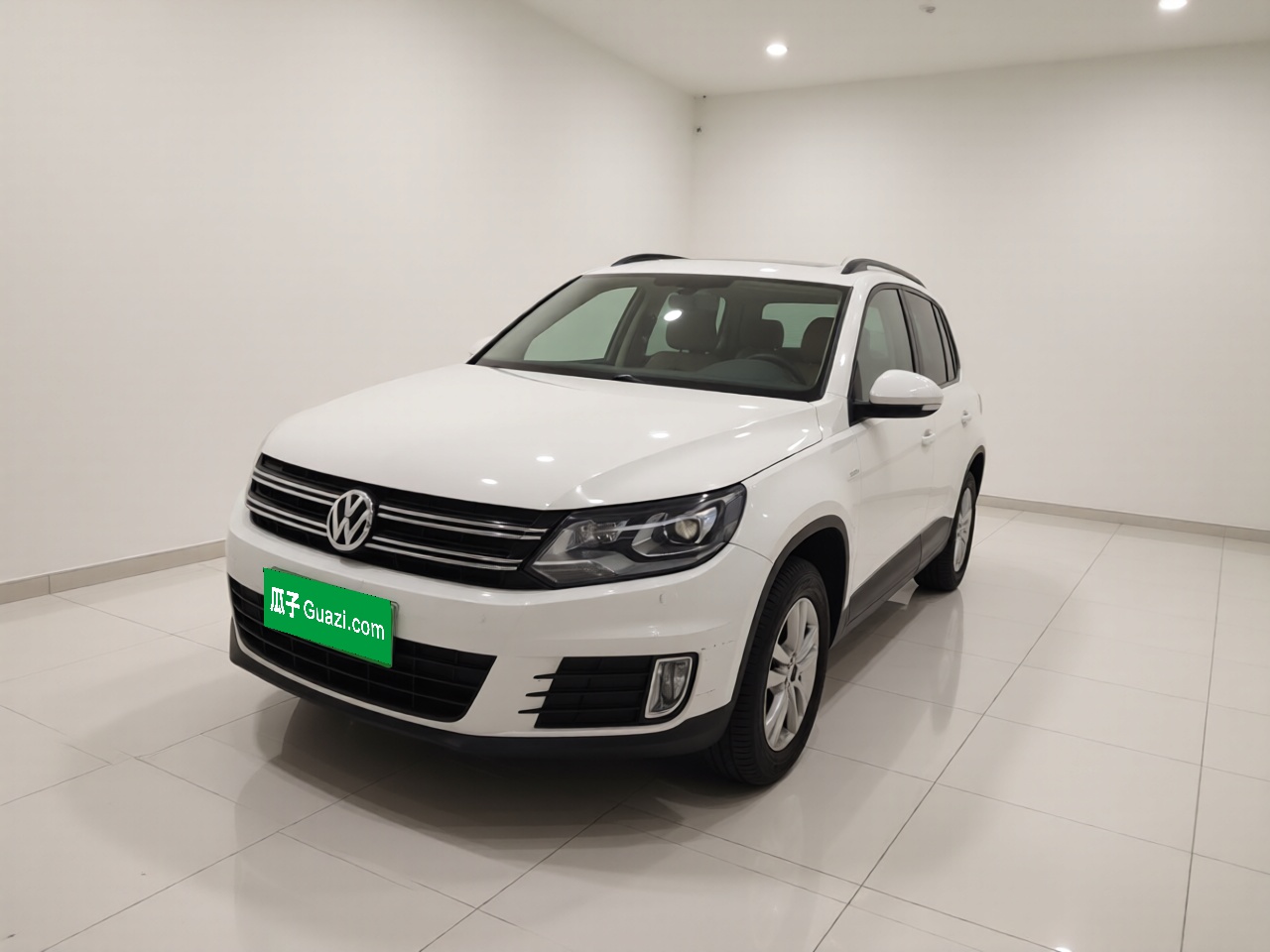Volkswagen Tiguan 2015 Volkswagen Tiguan 2015 car image