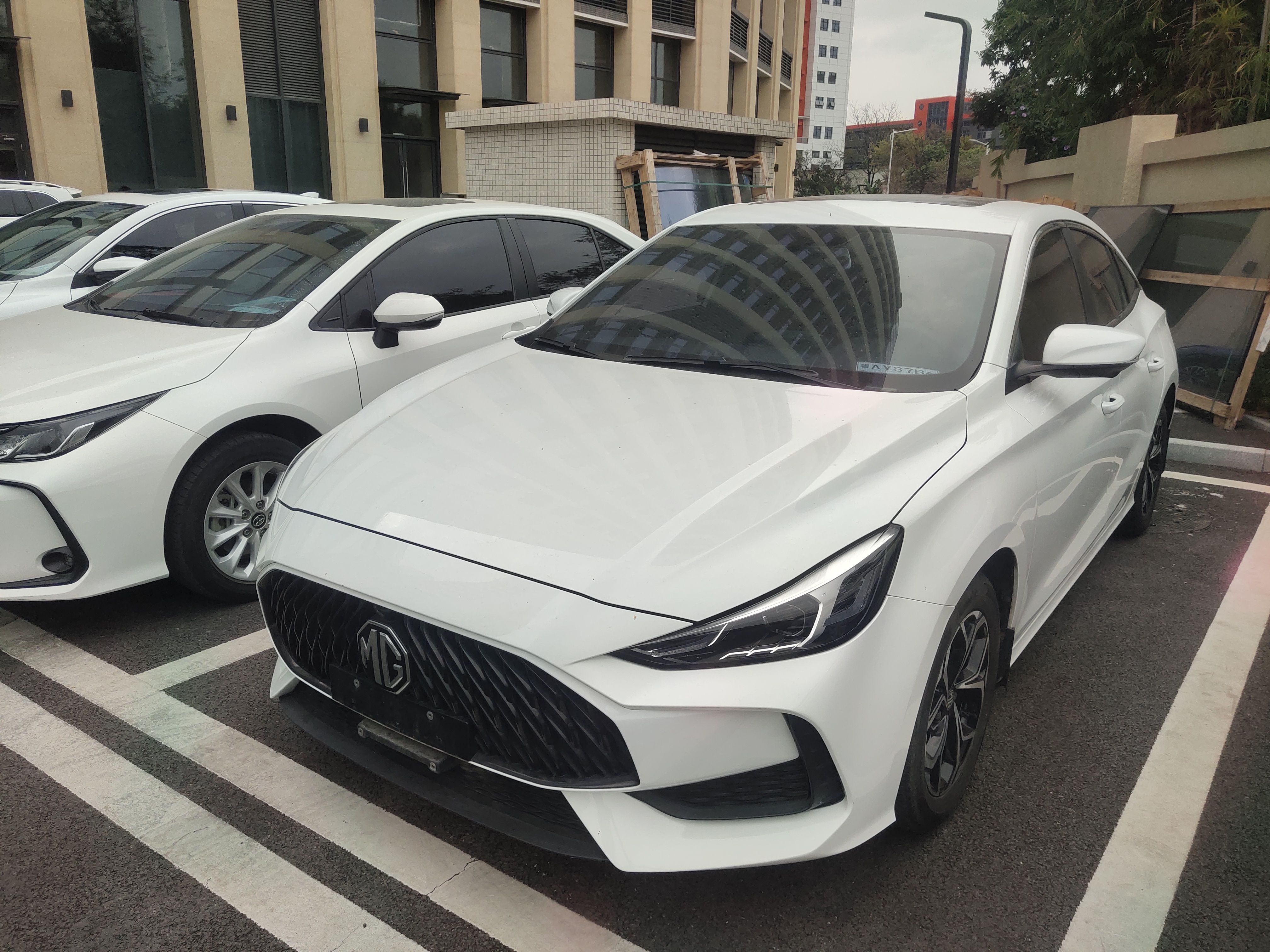 5 2021 5 2021 car image