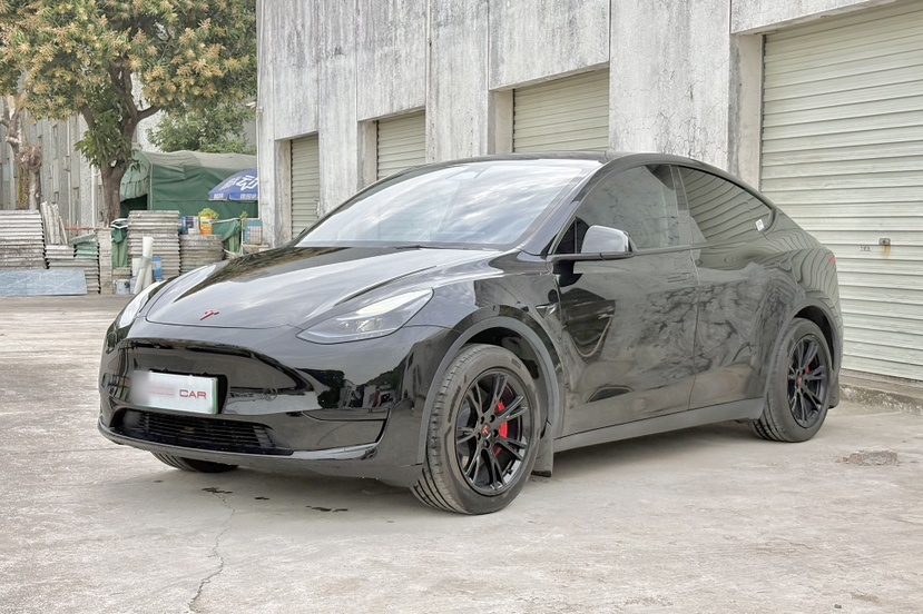 Tesla Model Y 2023 汽车图片 