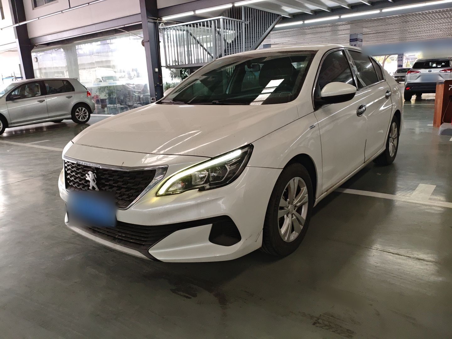 Peugeot 408 2019 汽车图片 