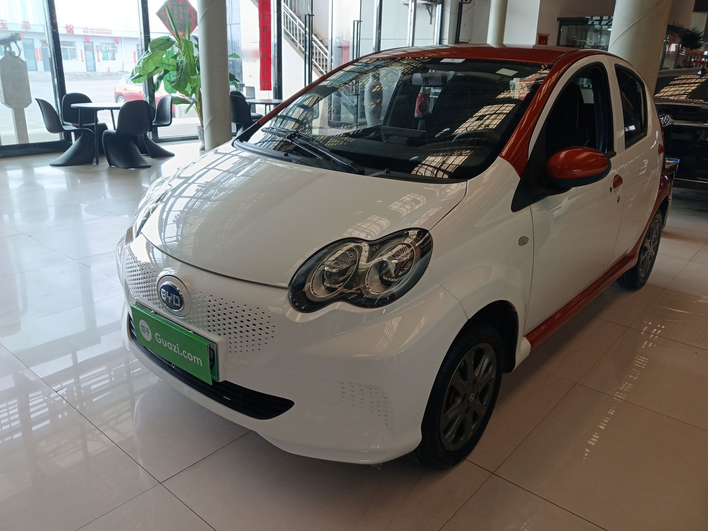 BYD e1 2020 car image 