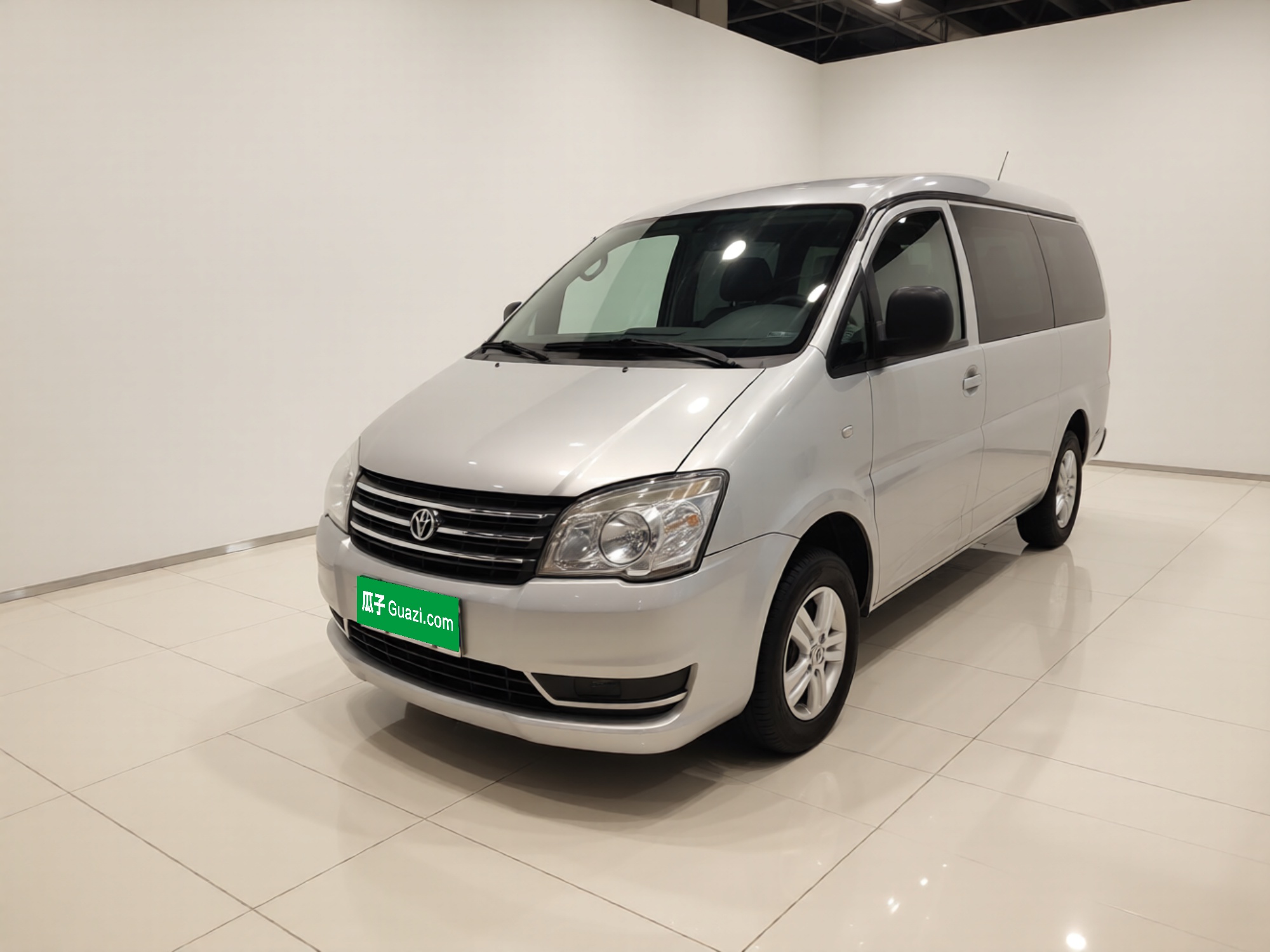 Forthing Lingzhi 2016 صورة سيارة 