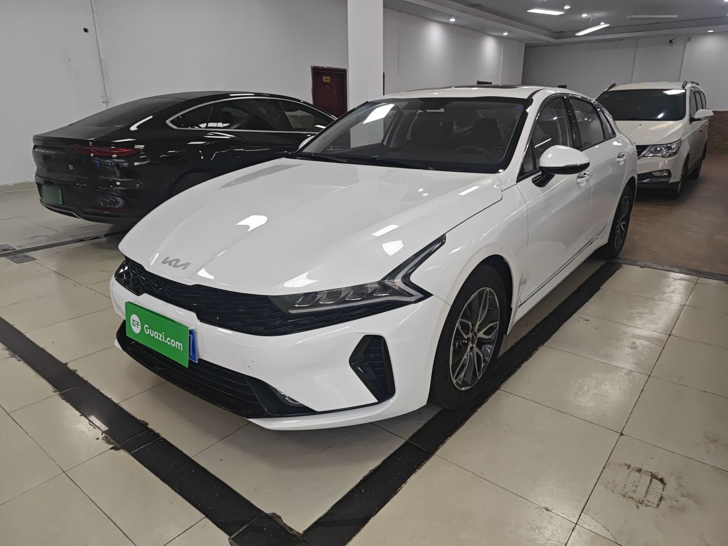 Kia K5 2025 汽车图片 