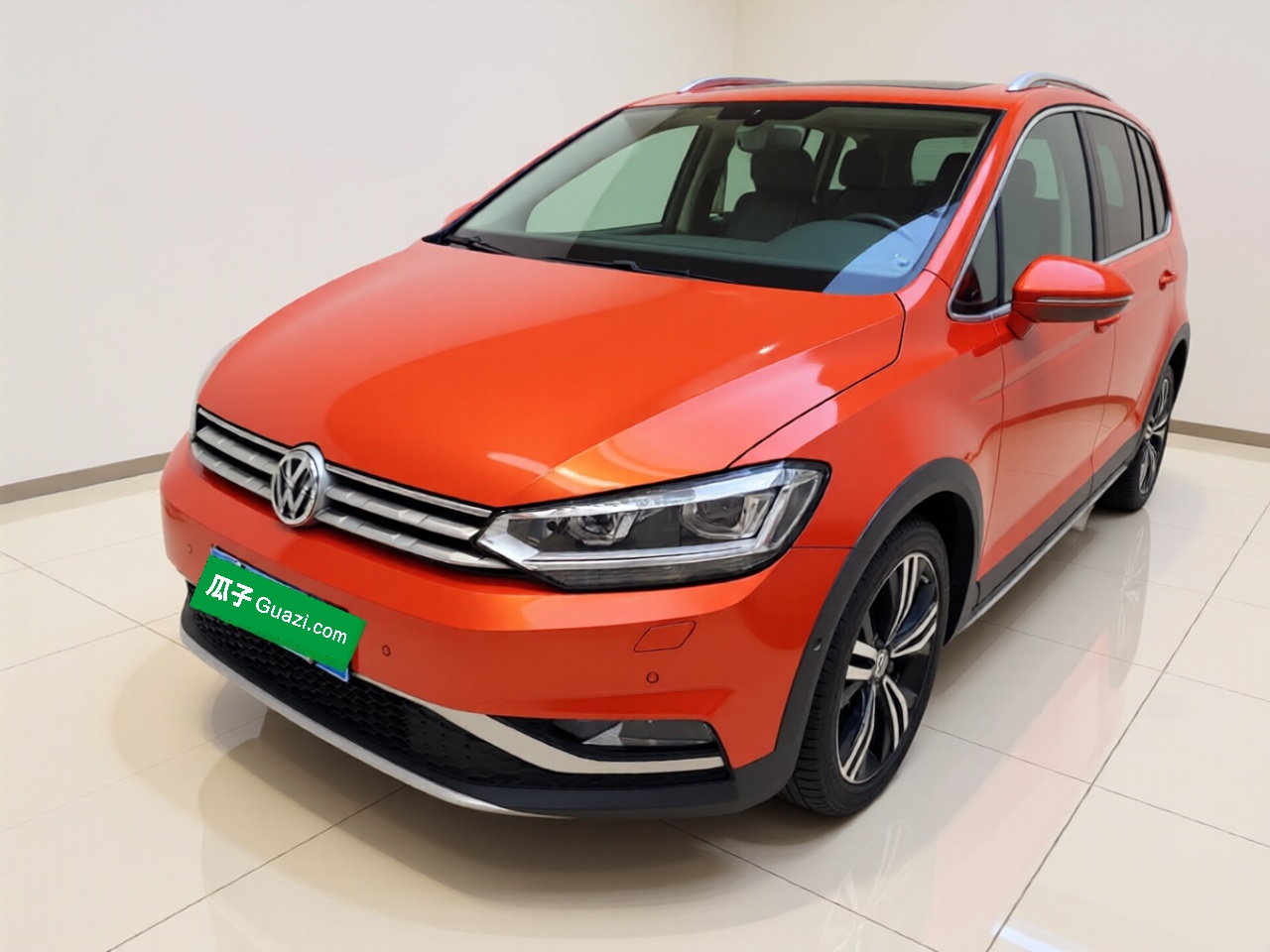 Volkswagen Touran 2020 immagine di auto 