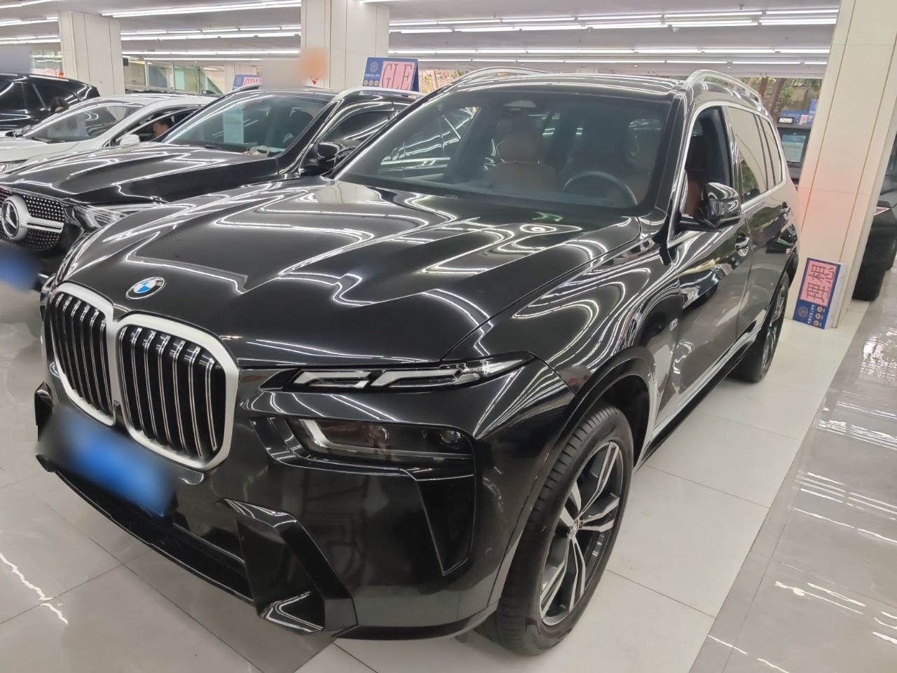 BMW X7 2024 汽车图片 