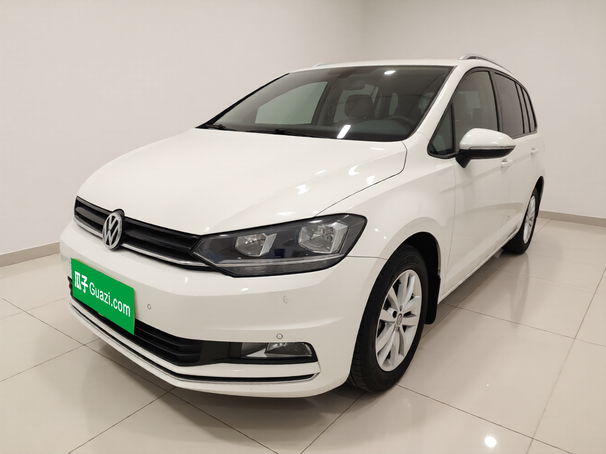 Volkswagen Touran 2018 immagine di auto 