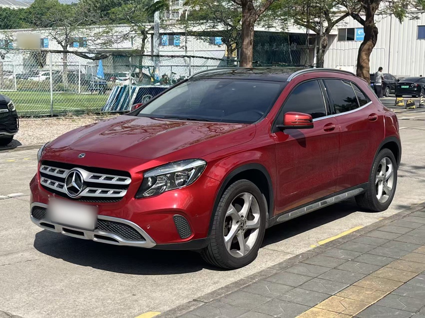 Mercedes-Benz GLA Class 2020 汽车图片 