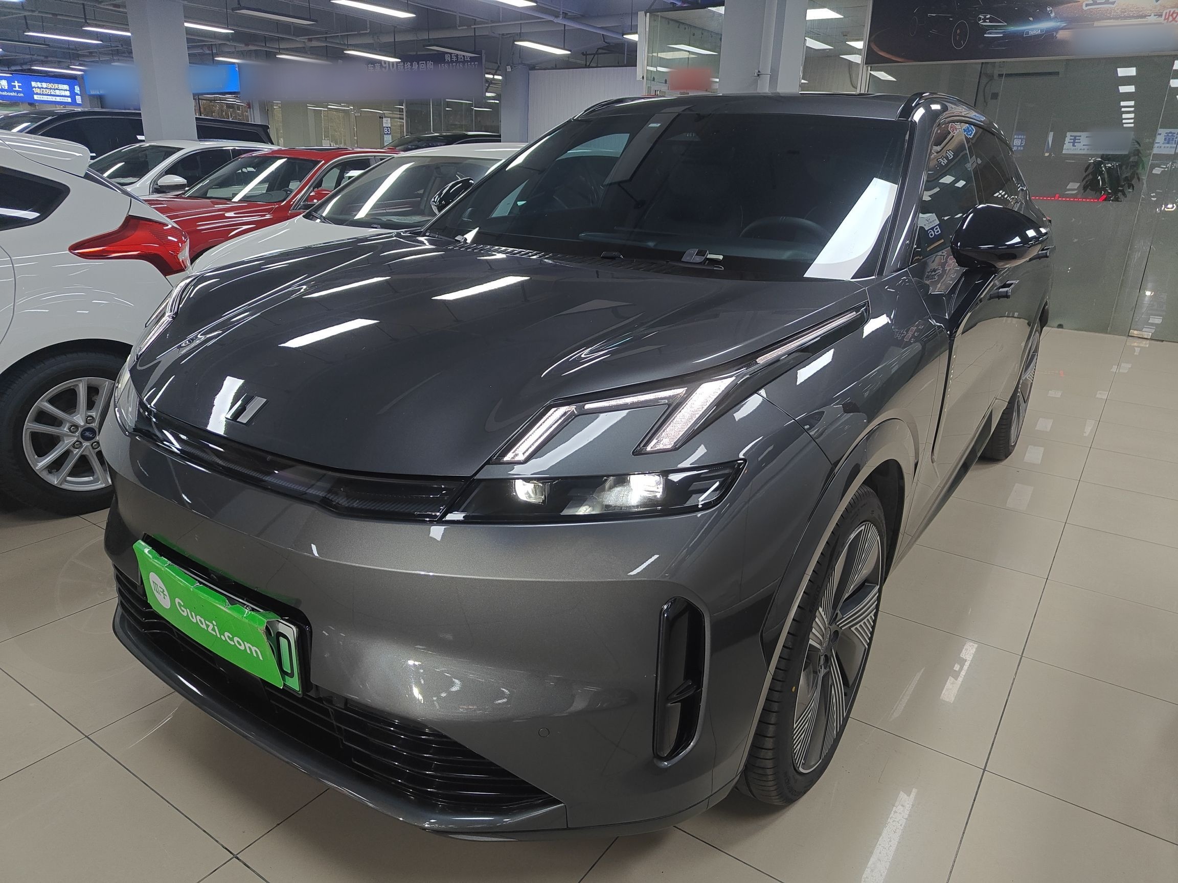 Lynk & Co 08 EM-P 2024 car image 