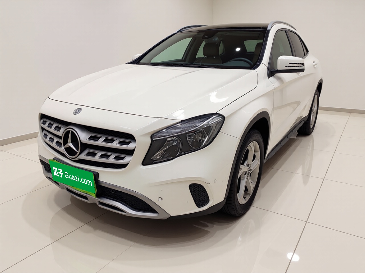 Mercedes-Benz GLA Class 2019 汽车图片 