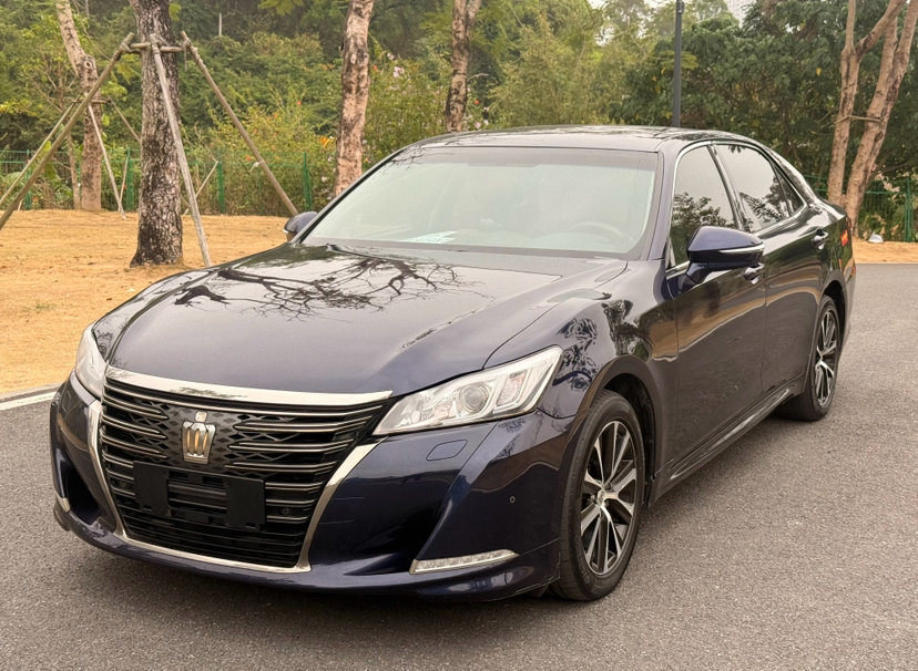 Toyota Crown 2018 汽车图片 