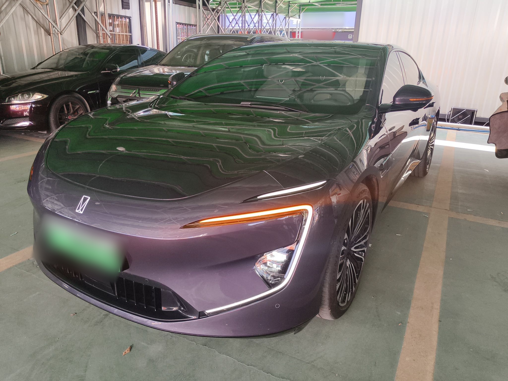 Avatr 12 2024 imagem de carro 